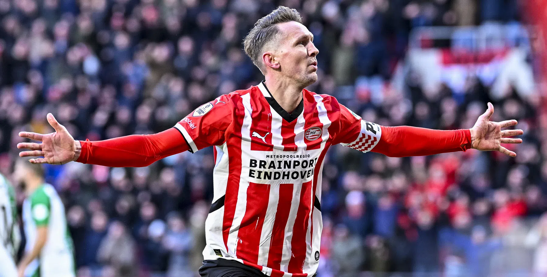 PSV wint topper van Feyenoord en vergroot voorsprong tot tien punten – VN