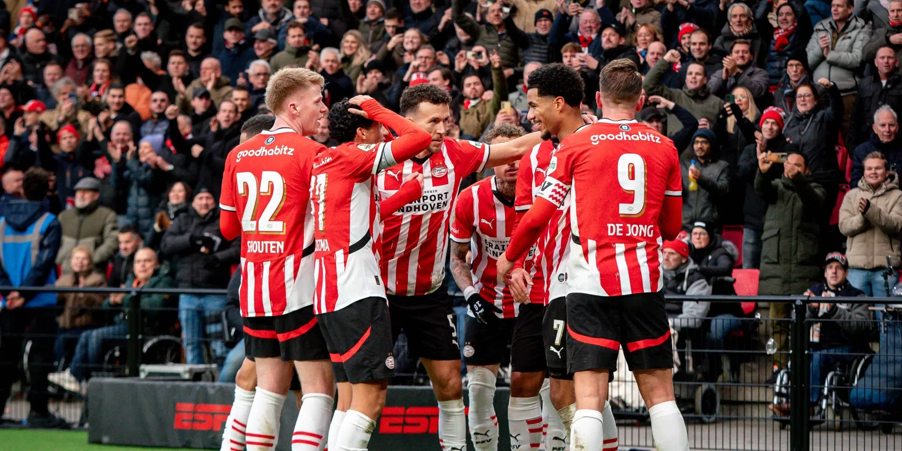 PSV geeft Feyenoord voetballes: grote stap naar kampioenschap - VN