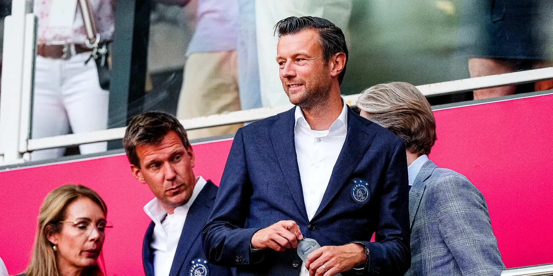 Geelen over toekomst als directeur Ajax: "De rvc beslist" | VN