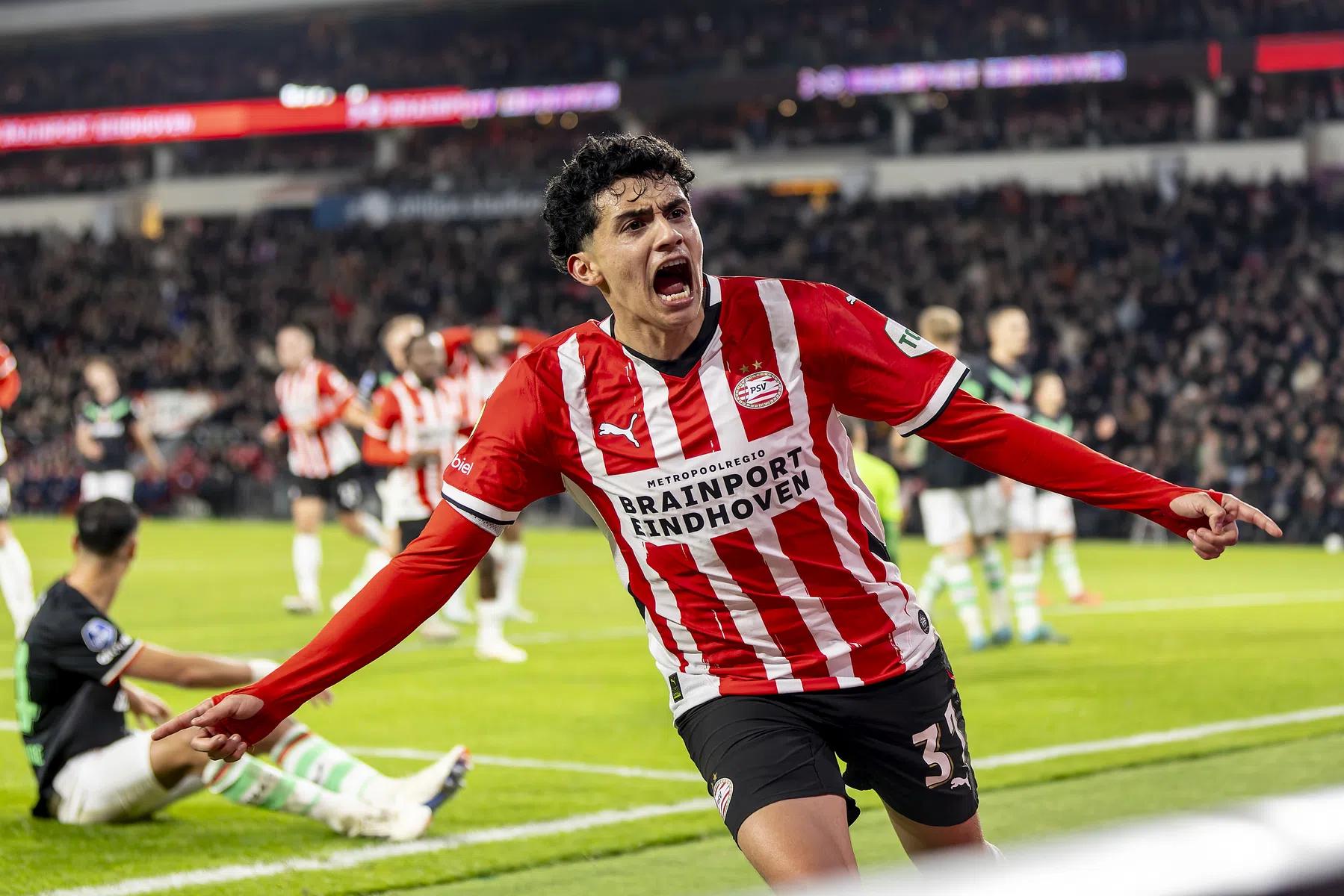 PSV overweegt verkoop Richard Ledezma na bod Club América | VoetbalNieuws