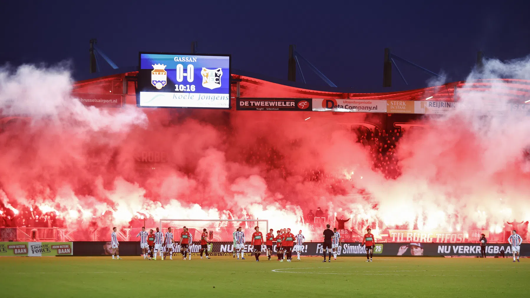 Willem II schorst KS79: lege tribunes tegen AZ | VoetbalNieuws