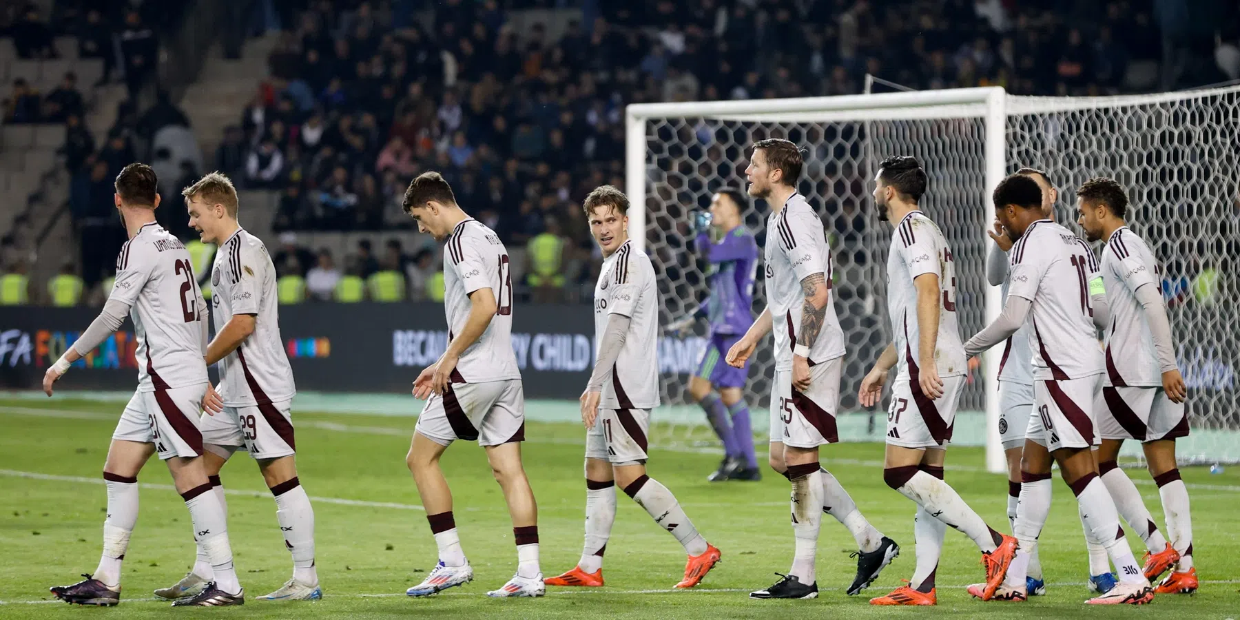 Ajax reist met 23 spelers naar Riga voor Europa League-duel - VN