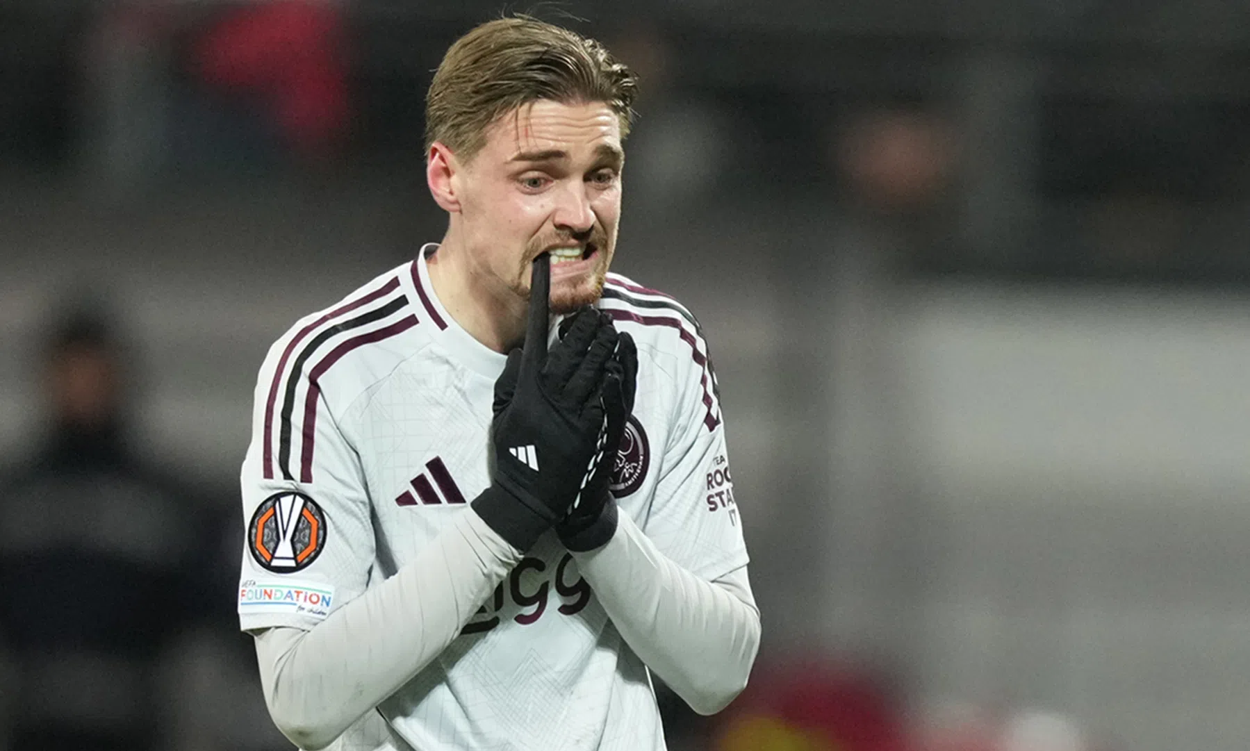 Ajax lijdt historische blamage: nederlaag bij RFS in Europa | VoetbalNieuws