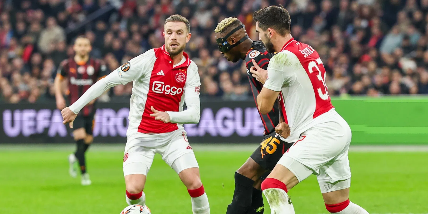 Ajax verslaat Galatasaray en mag zich op gaan maken voor de play-offs