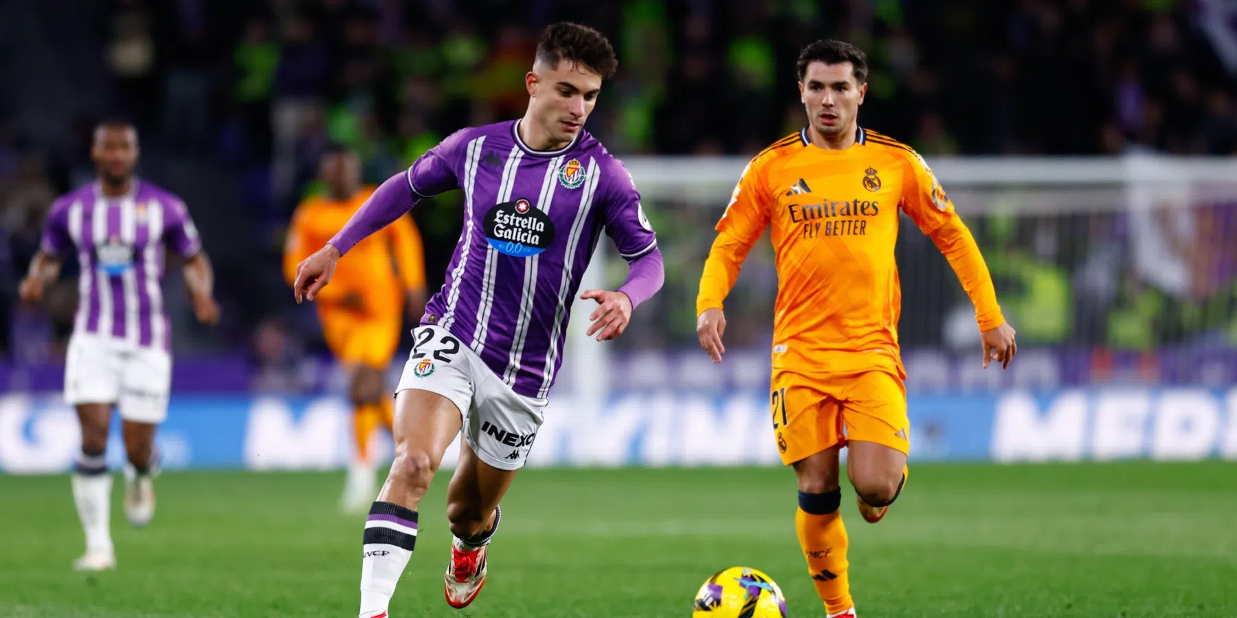 Wie is Lucas Rosa, de mogelijke nieuwe rechtsback van Ajax?