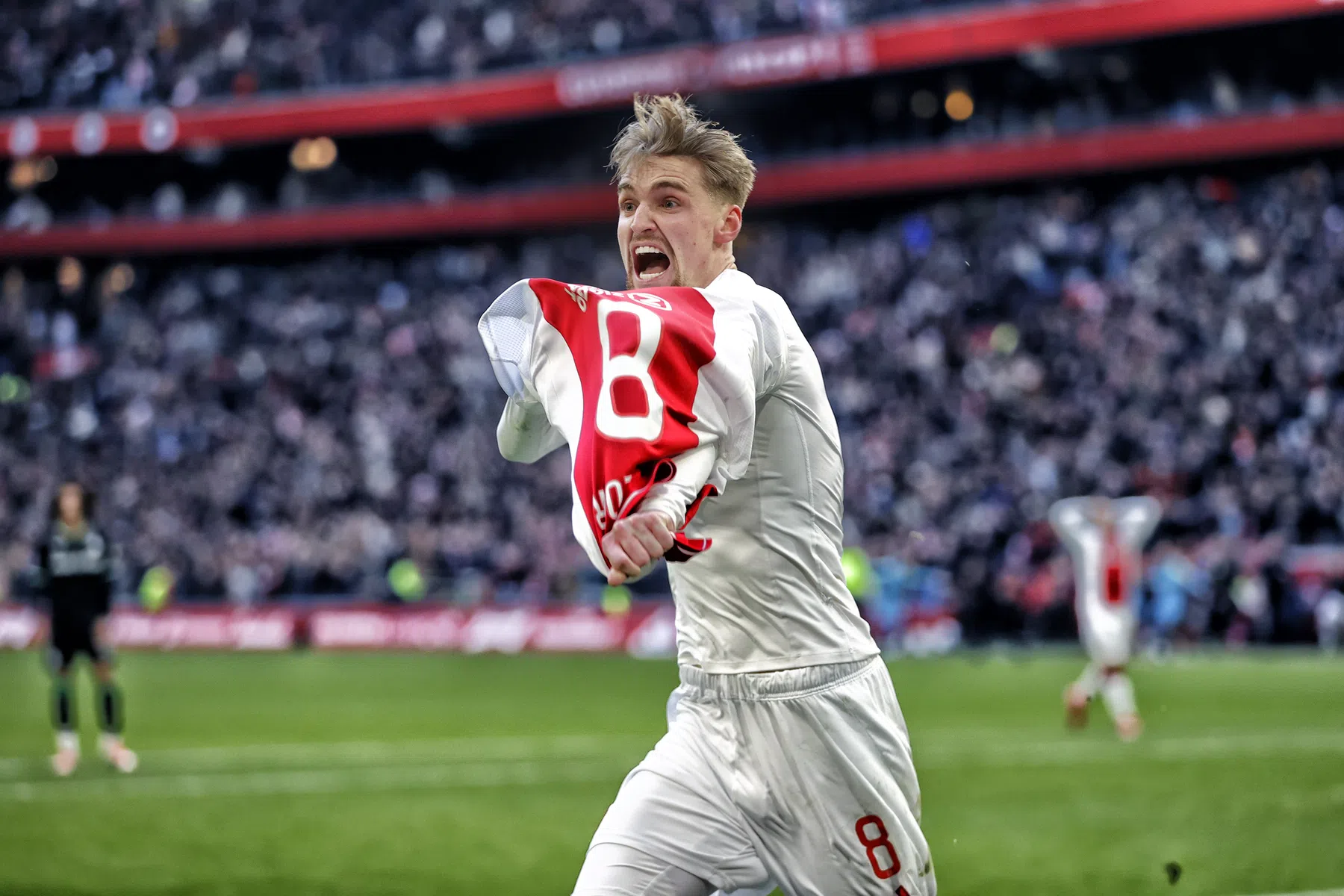 Ochtendkranten: 'Taylor doet Ajax dromen, Feyenoord in crisis' - VN