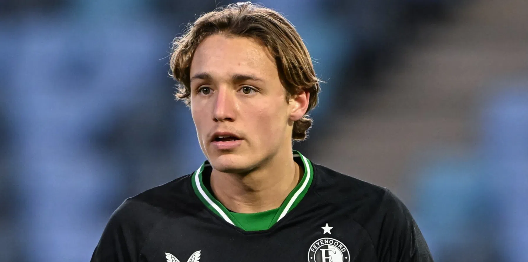Priske laat talentvolle middenvelder meetrainen: wedstrijdselectie lonkt