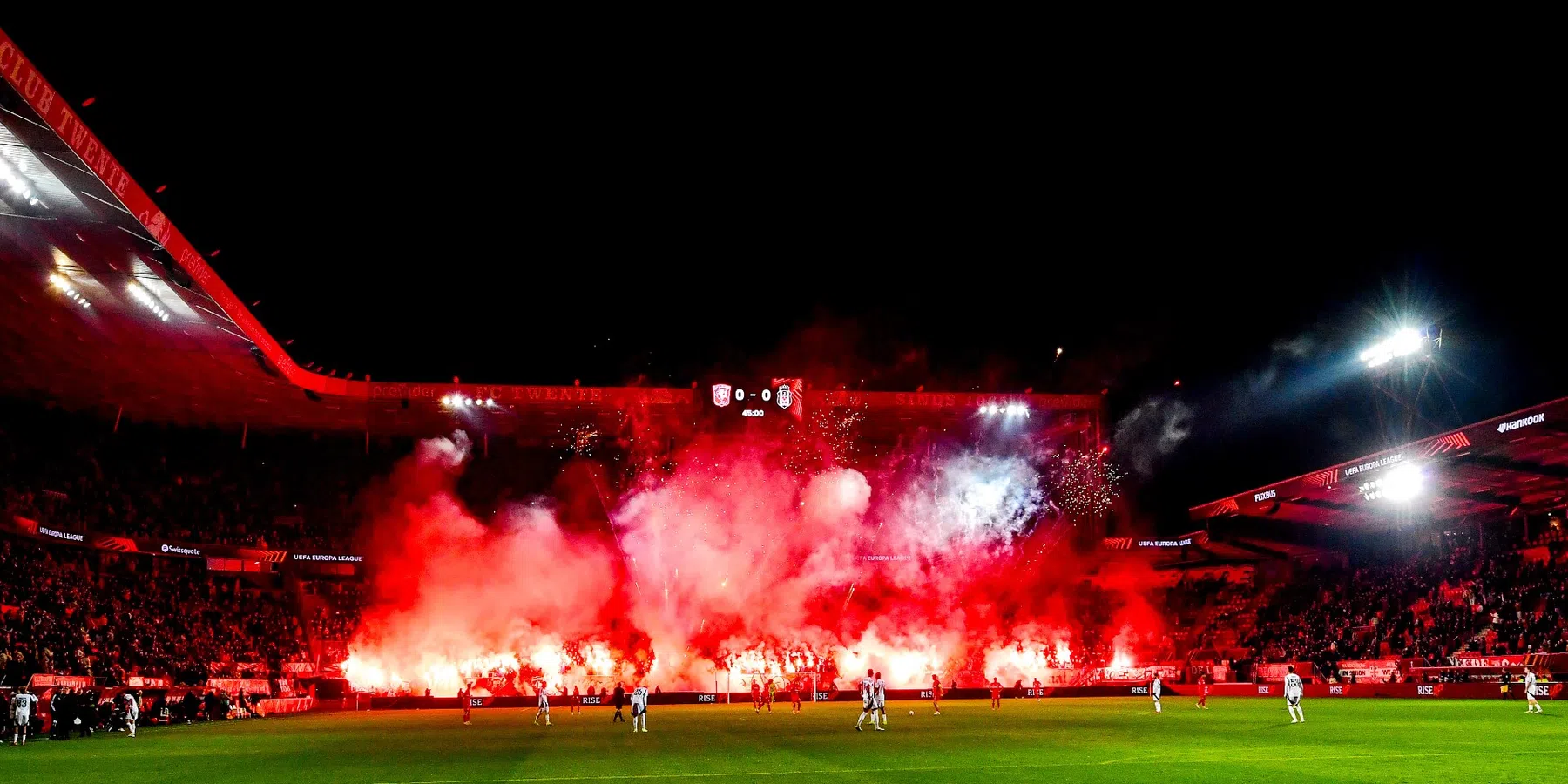 UEFA straft FC Twente: vakken gesloten en forse geldboete | VoetbalNieuws