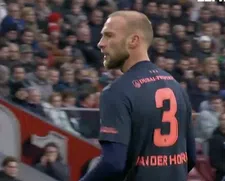 Thumbnail for article: Van der Hoorn doet PSV pijn: verdediger poetst vroege goal van het scorebord