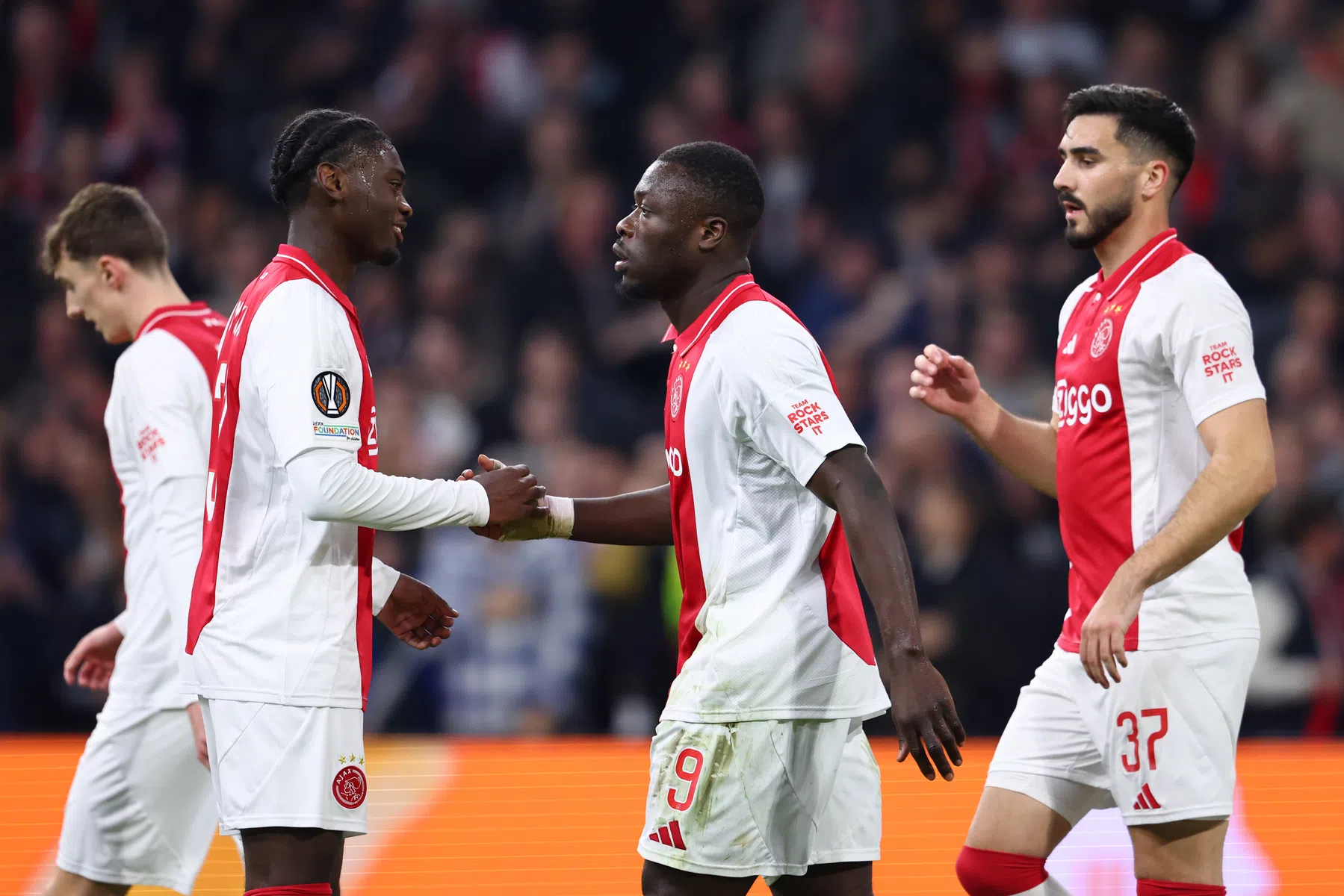 Vermoedelijke opstelling Ajax: verrassende keuze op middenveld - VN