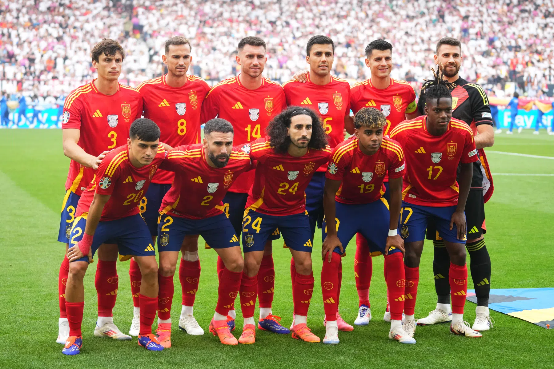 Waarom heet het Spaanse voetbalelftal 'La Roja'? | VoetbalNieuws
