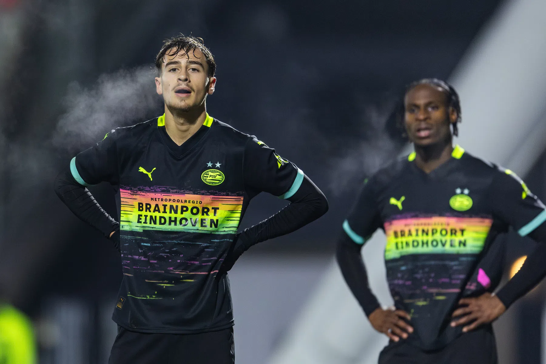PSV dreigt talentvolle Gomez van Hoogen kwijt te raken | VN