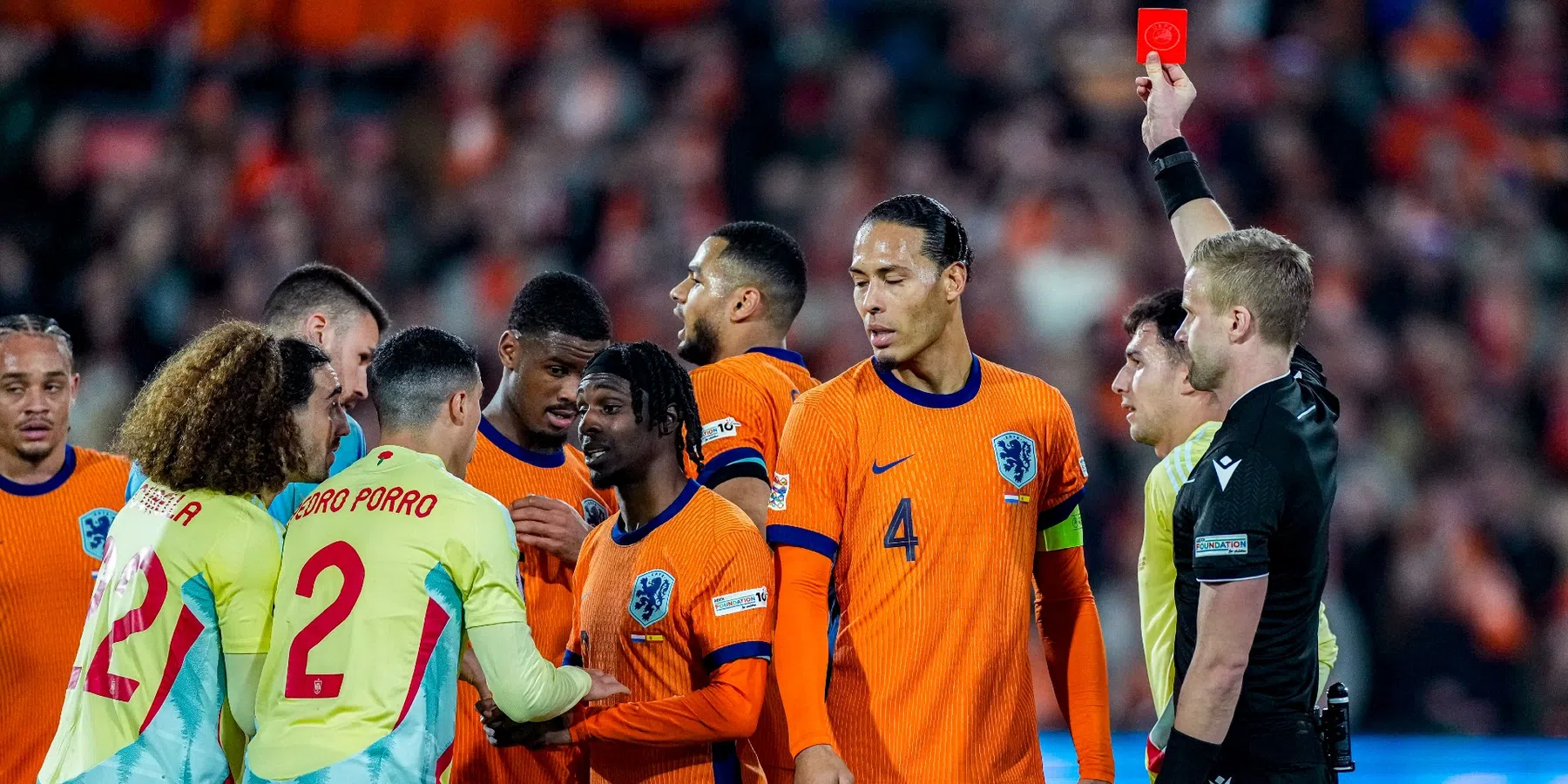 Kranten zien 'beste Oranje onder Koeman II': 'Oranje-golf rolt over Spanje'