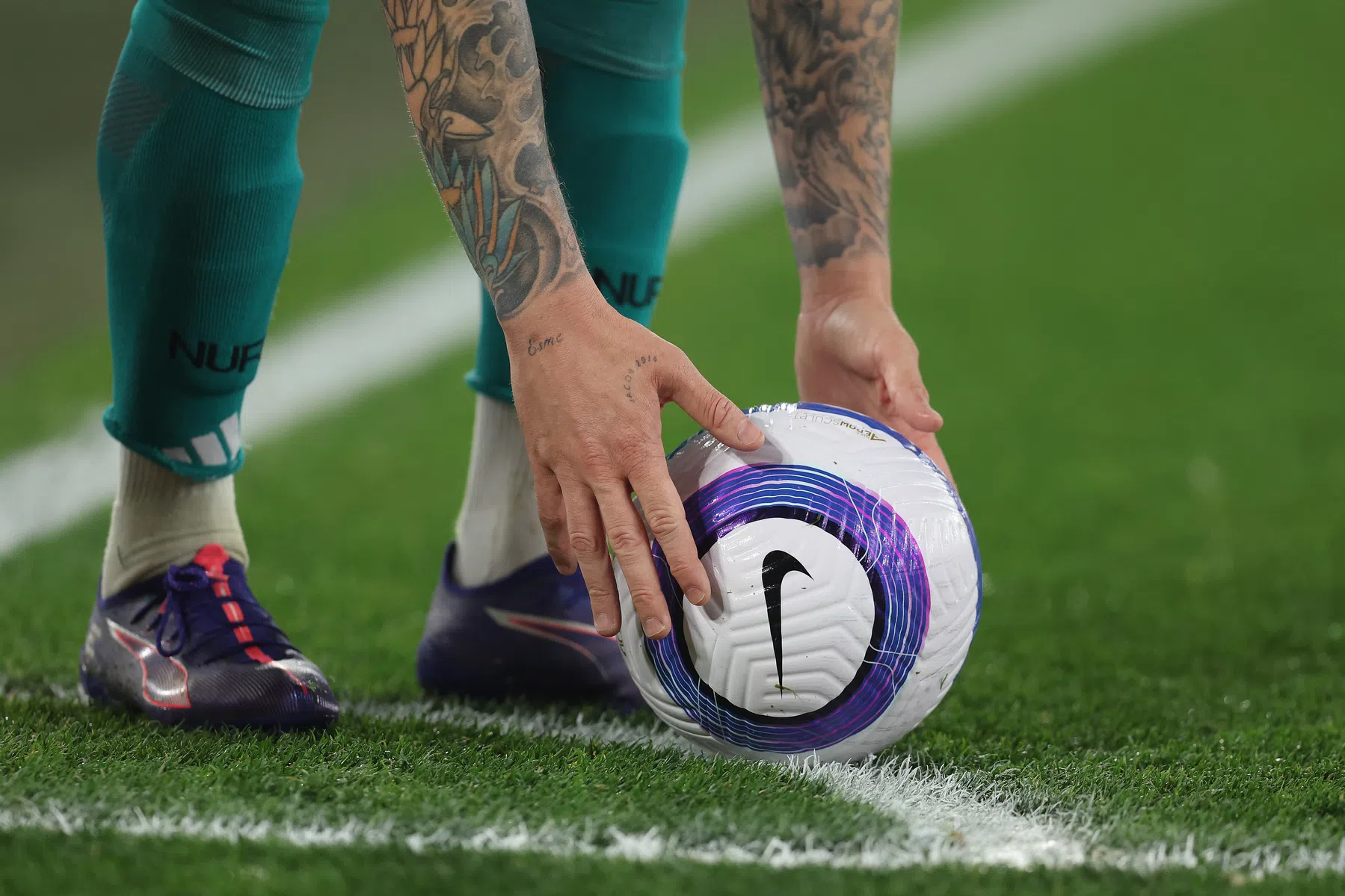 Wanneer opent en sluit de transferwindow in de Premier League? | VoetbalNieuws