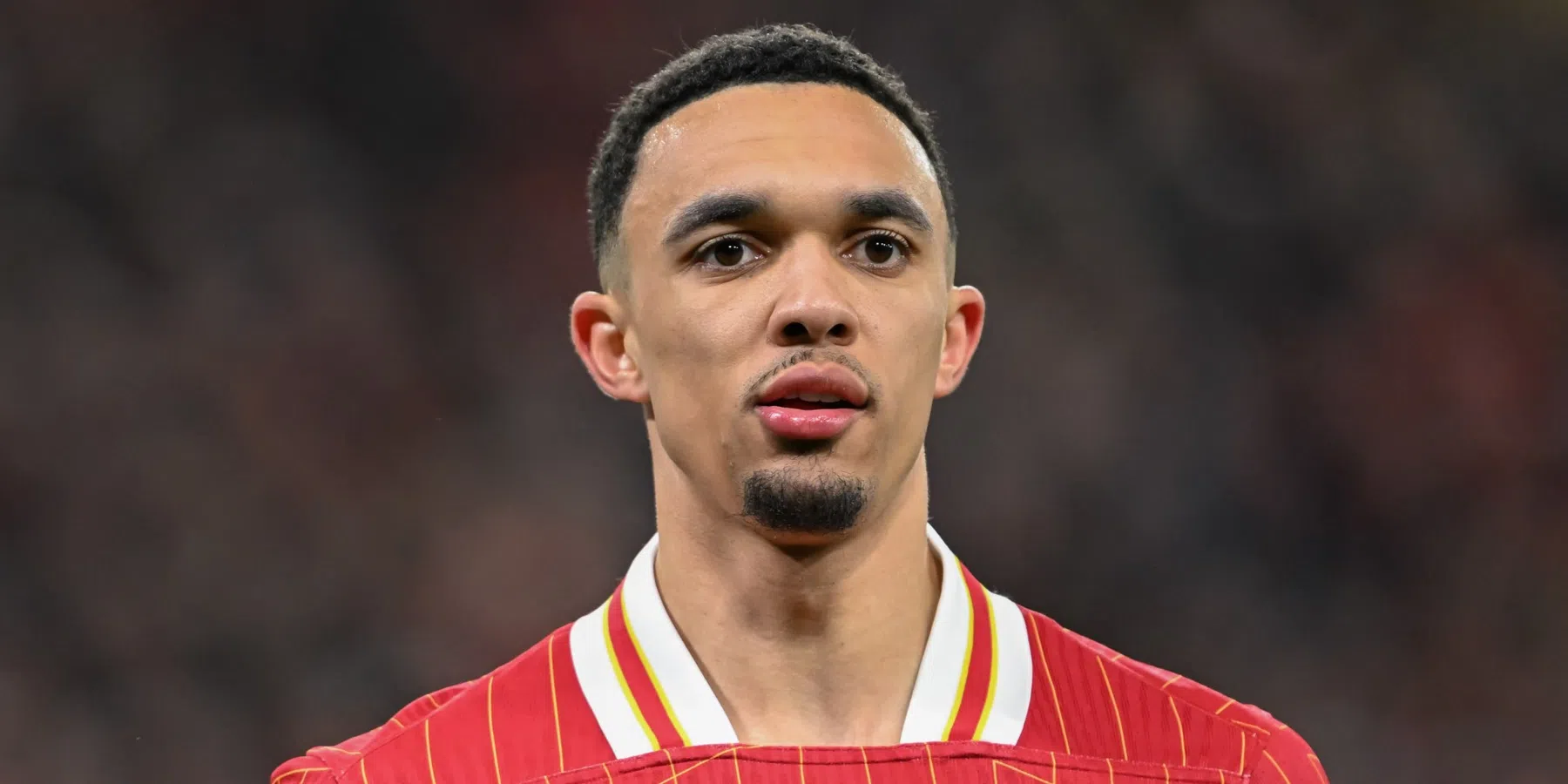 Slot ontwijkt vraag over transfer Alexander-Arnold | VoetbalNieuws