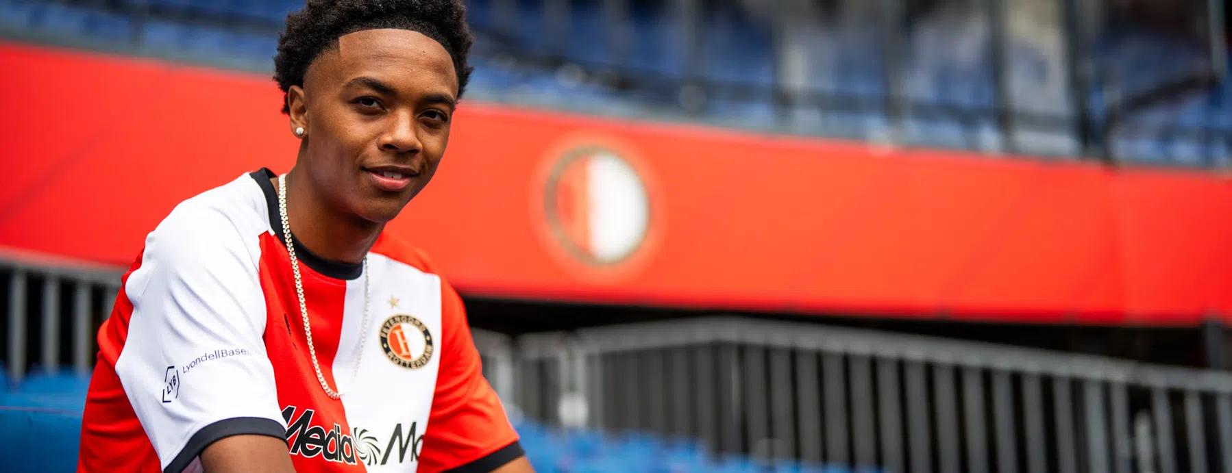Voormalig Ajax-talent Zinhagel verlengt contract bij Feyenoord | VoetbalNieuws