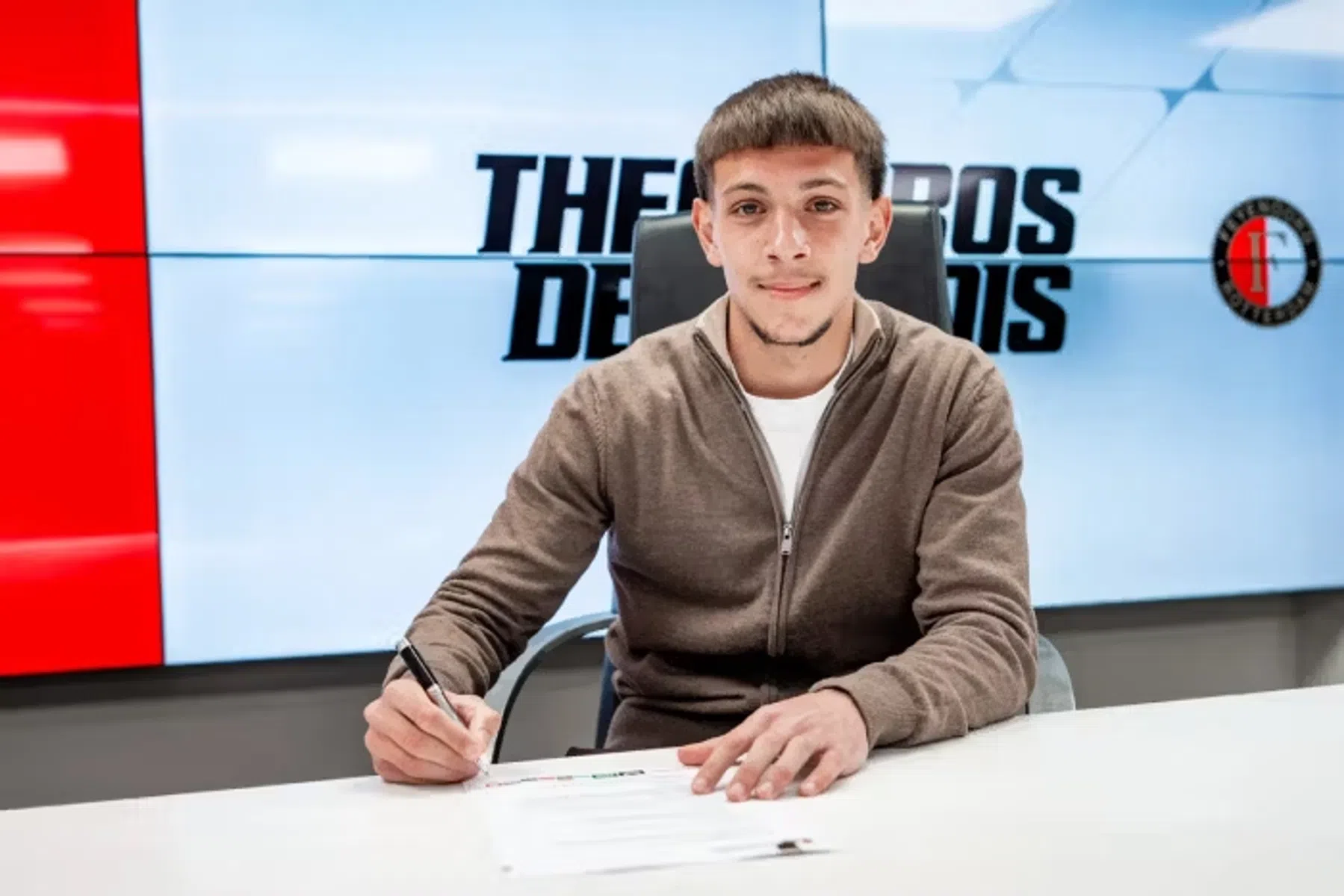 Wie is Theodoros Delianidis, talent van PEC naar Feyenoord? | VN