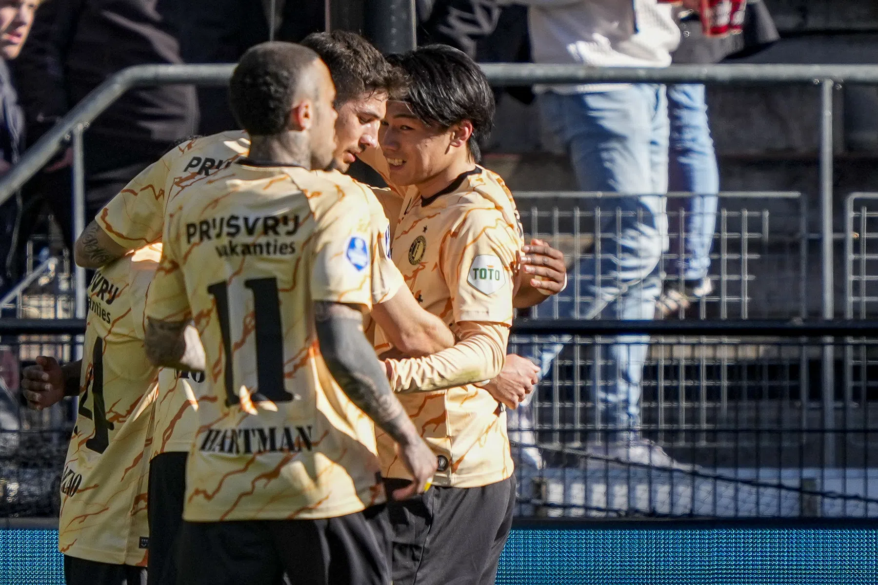 Vermoedelijke opstelling Feyenoord tegen Fortuna: Hwang terug in basis | VN