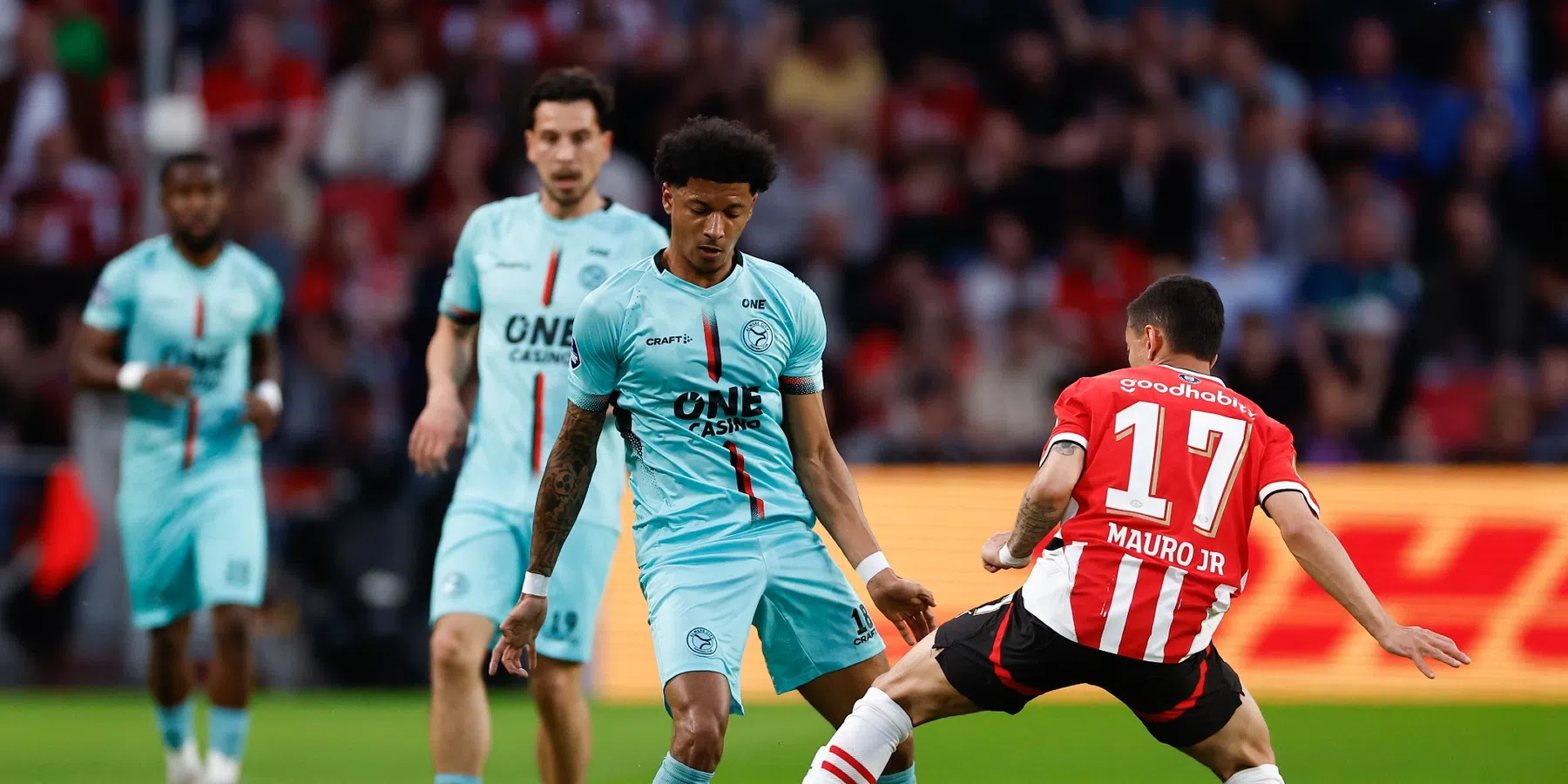 PSV overloopt Almere City en zet volgende stap richting behoud tweede plek