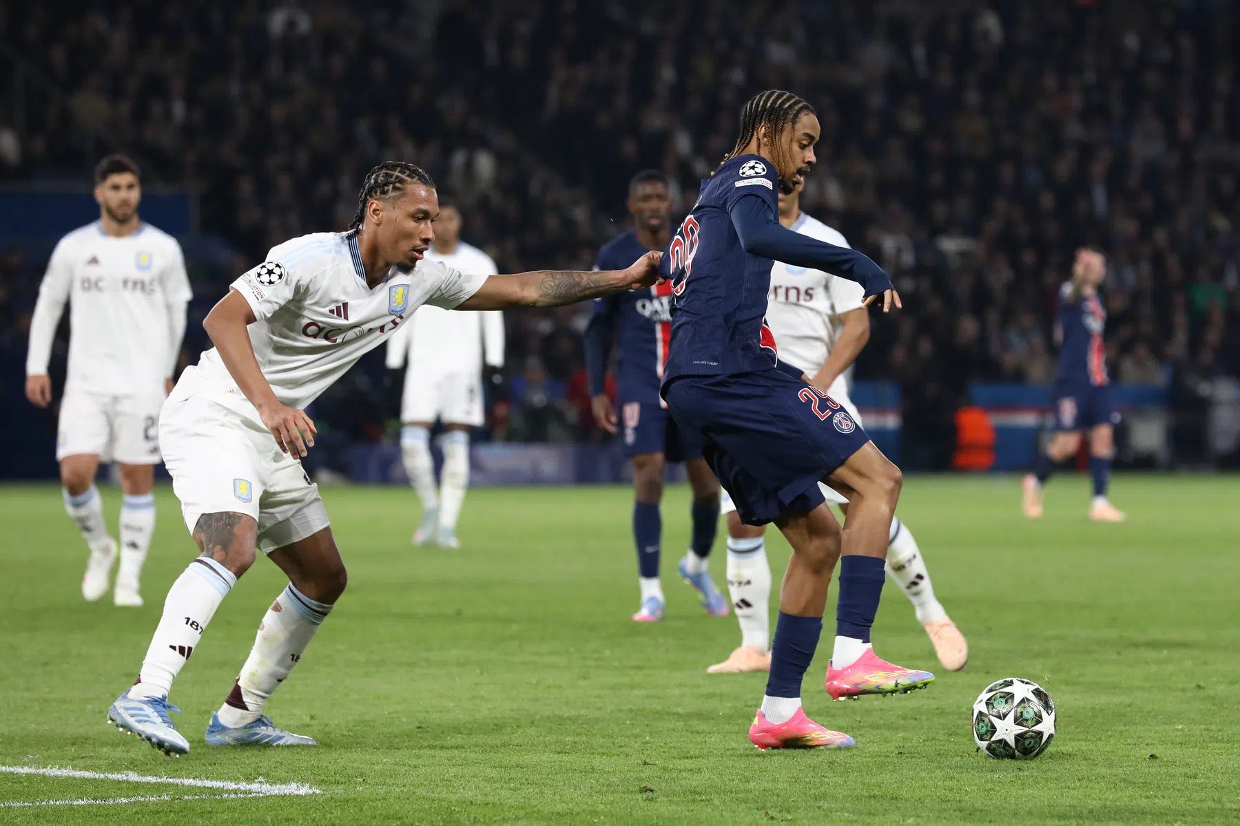 Waar kun je Aston Villa - PSG live kijken op 15 april? | VoetbalNieuws