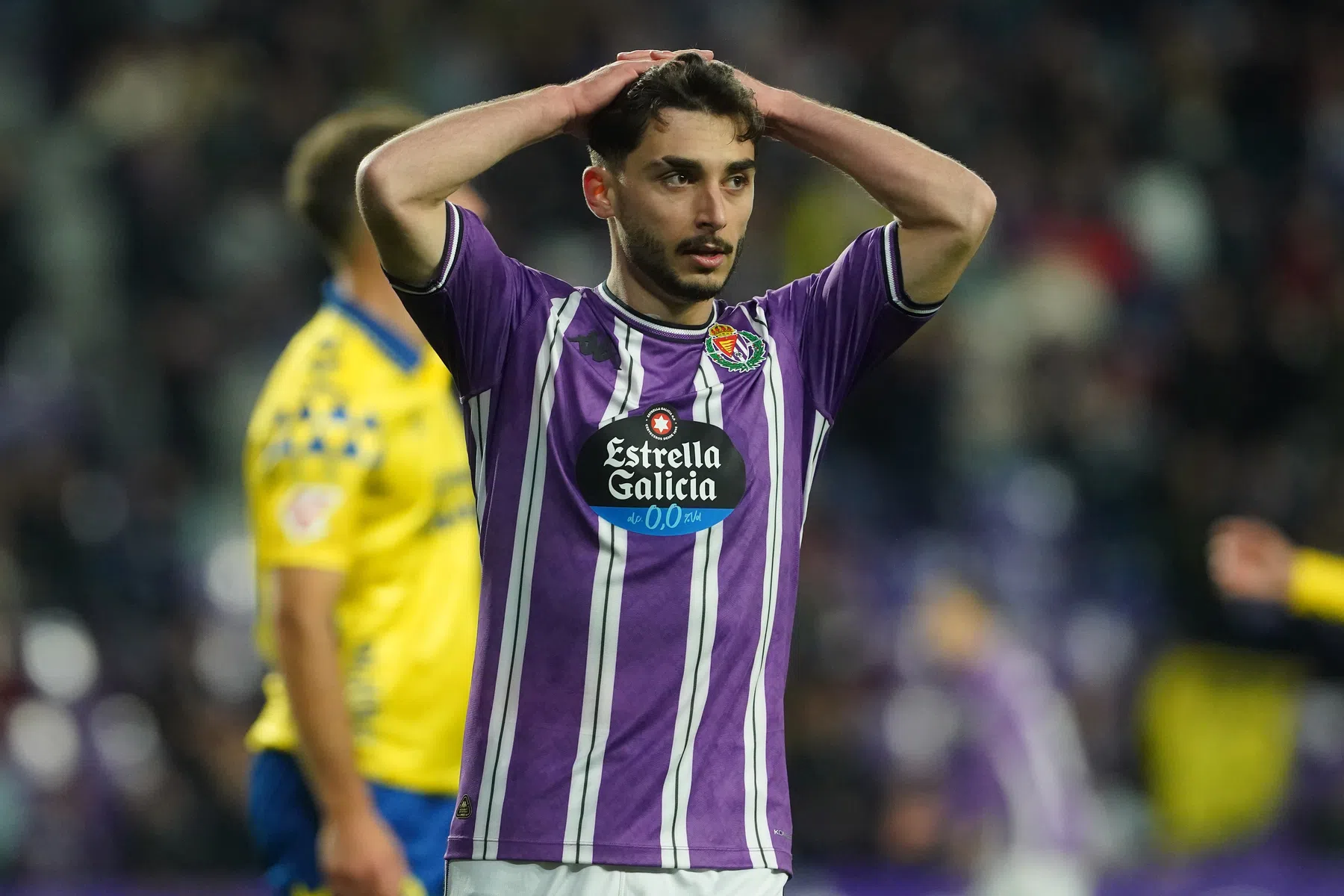 Ajax en PSV strijden met Osasuna om Raúl Moro van Valladolid | VN