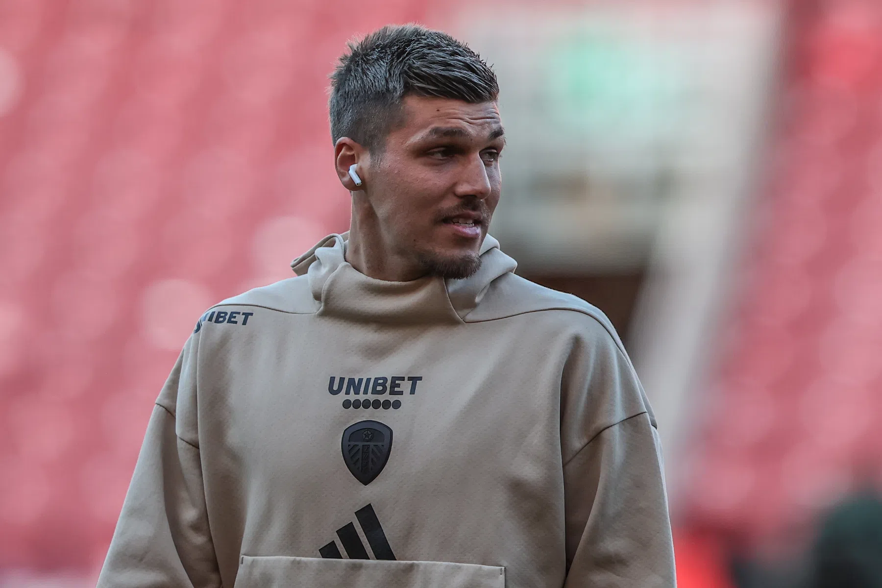 Wie is Joël Piroe, de spits van Leeds United? | VoetbalNieuws