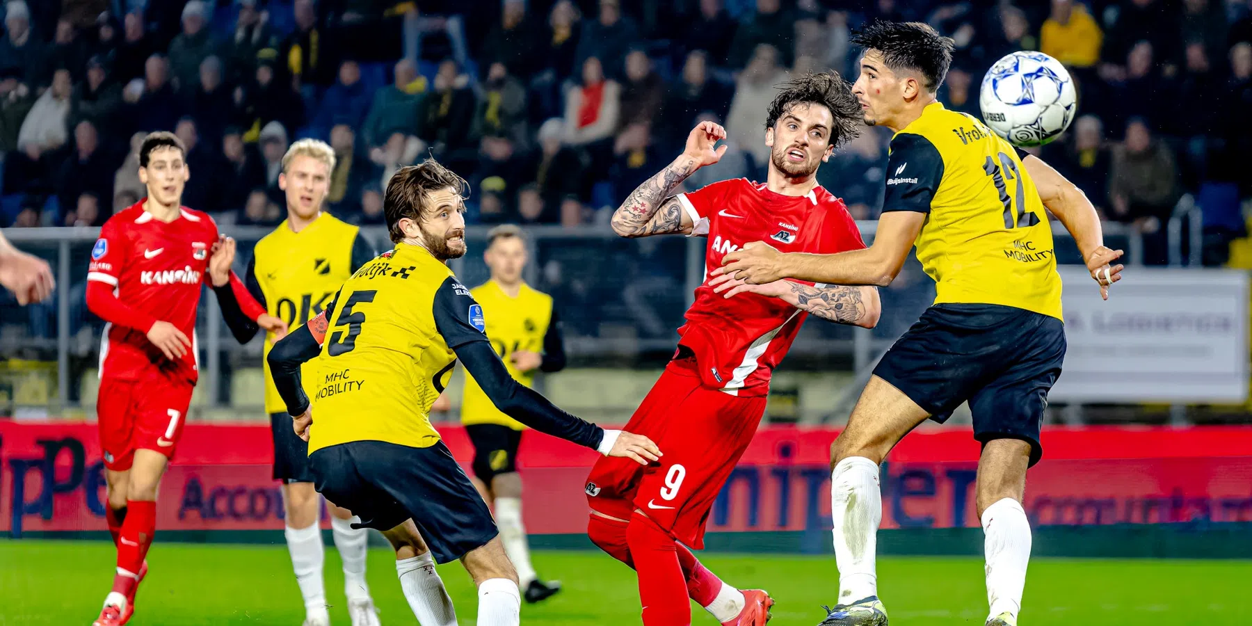 Wie fluit AZ - NAC donderdagavond? | VoetbalNieuws