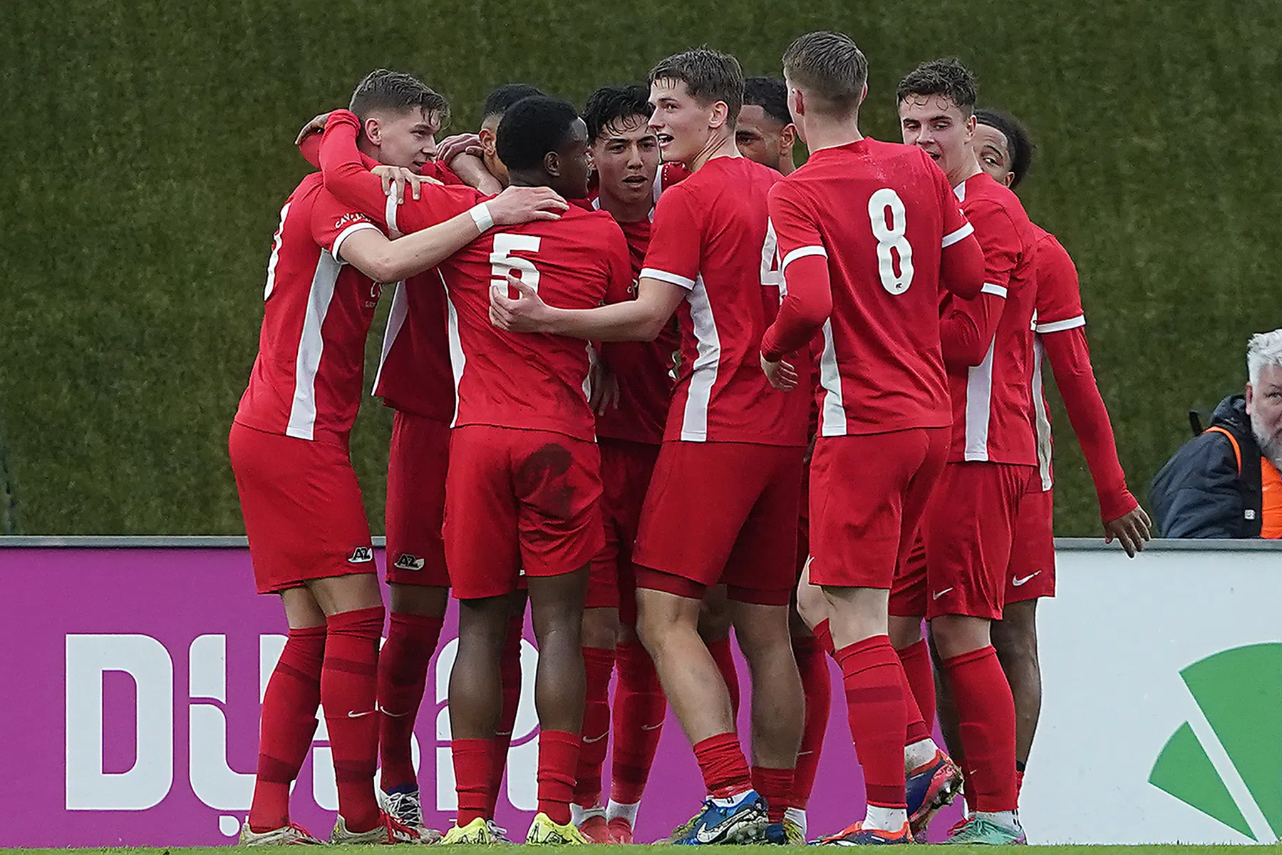 Selectie AZ O19 voor halve finale UEFA Youth League bekend | VN