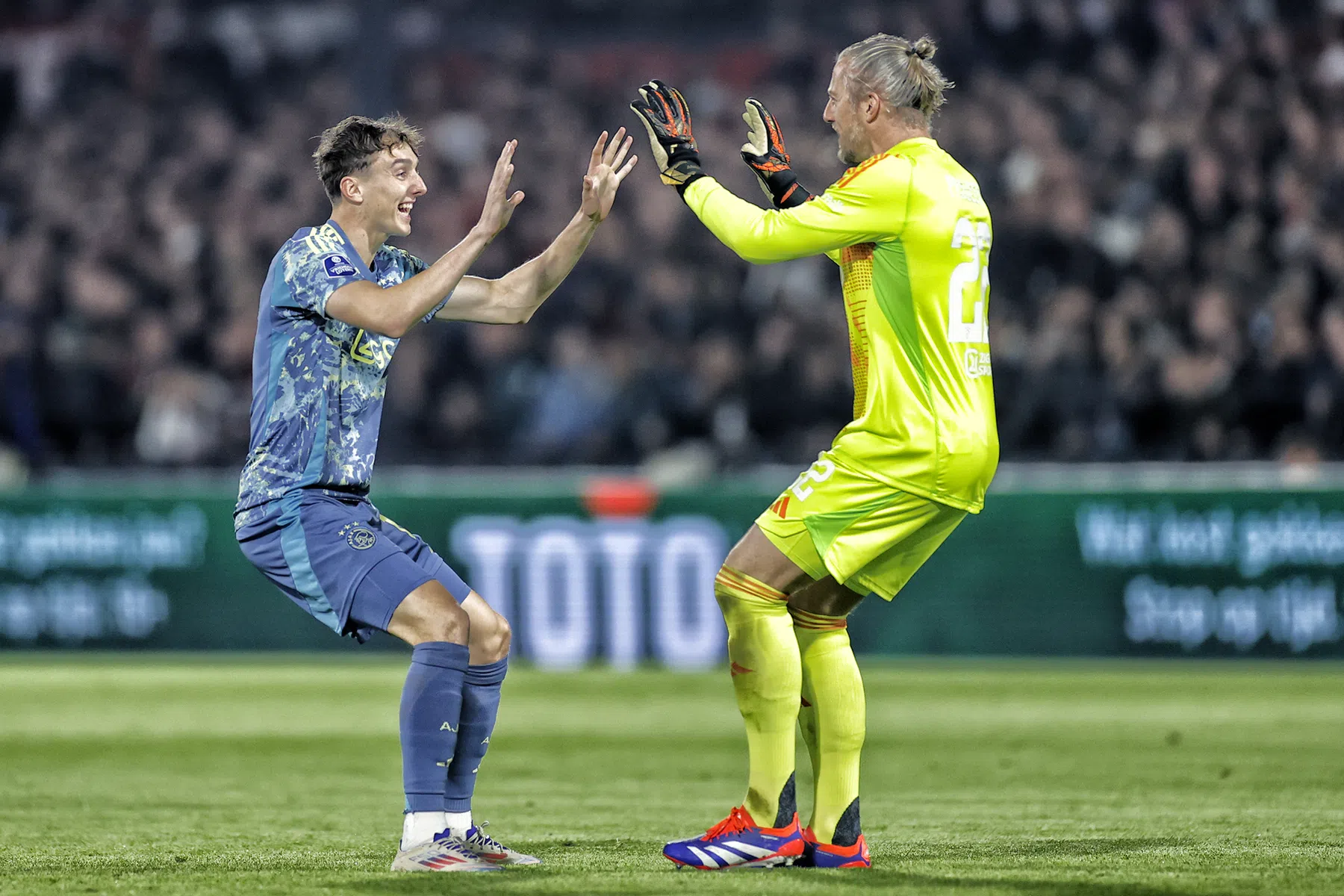 Ajax mist Henderson en Baas tegen Sparta | VoetbalNieuws