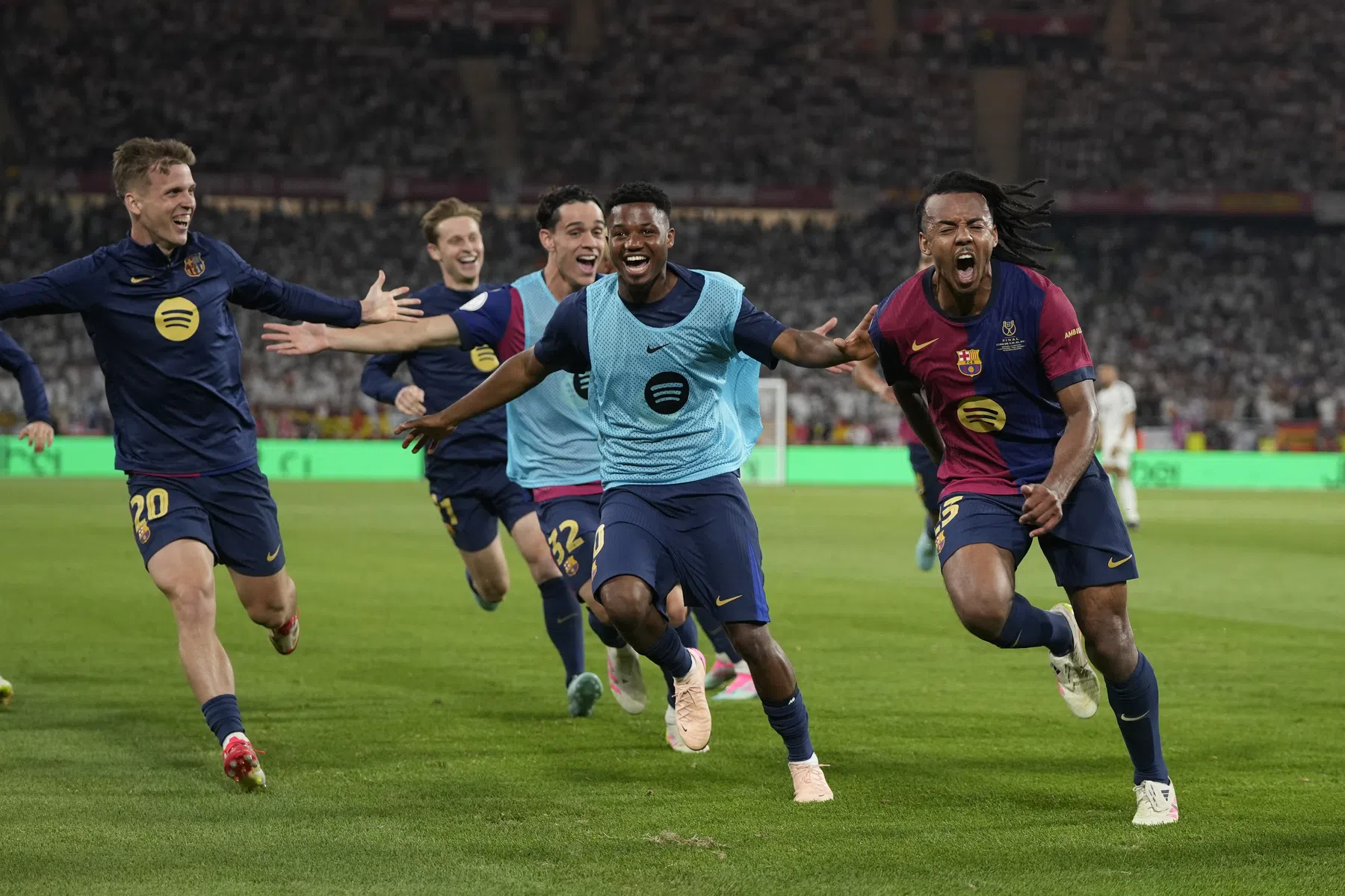 Spaanse media vol lof: Barça wint epische El Clásico-finale | VoetbalNieuws