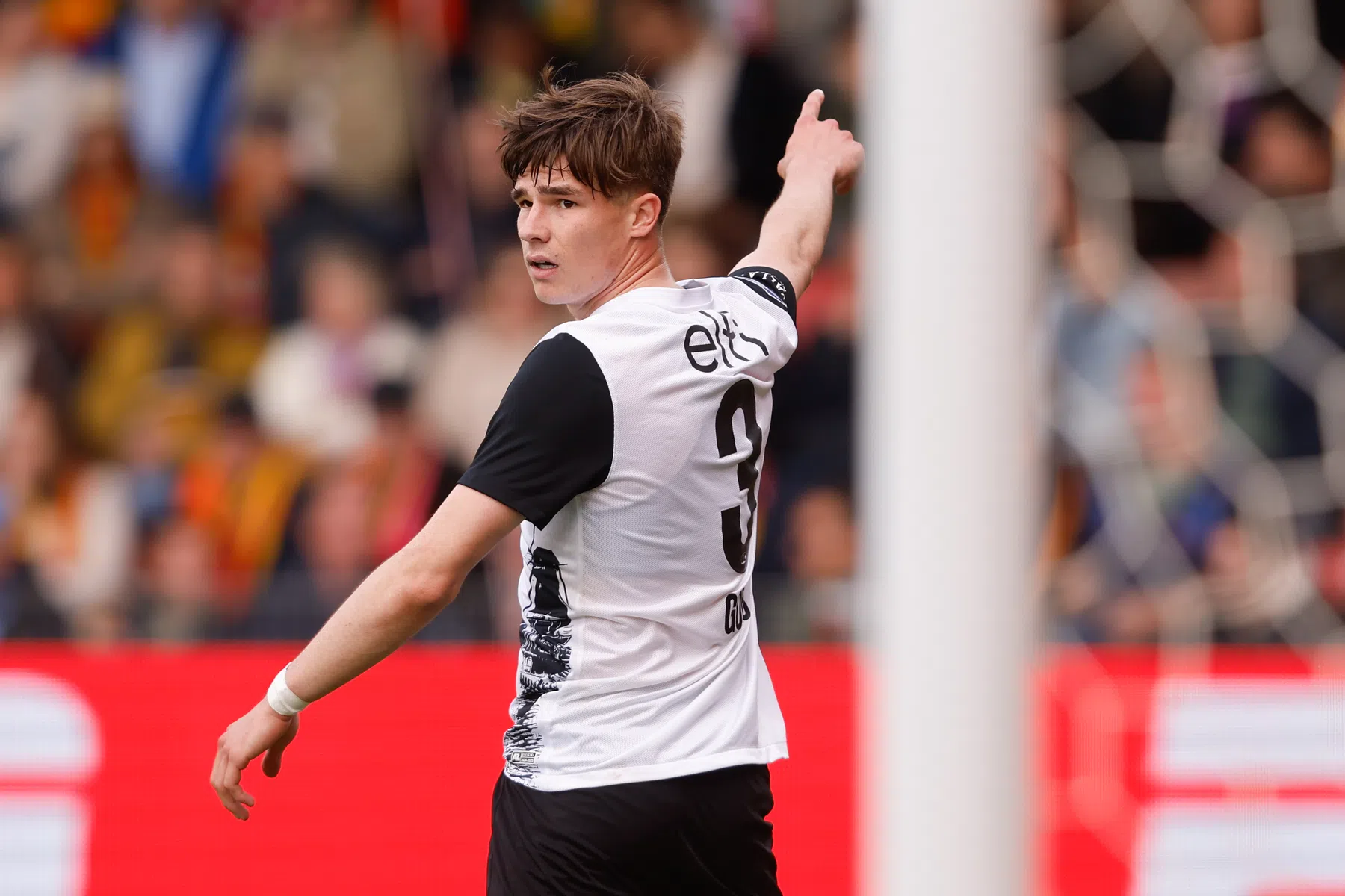 Hoe vaak kreeg Wouter Goes geel of rood? | VoetbalNieuws