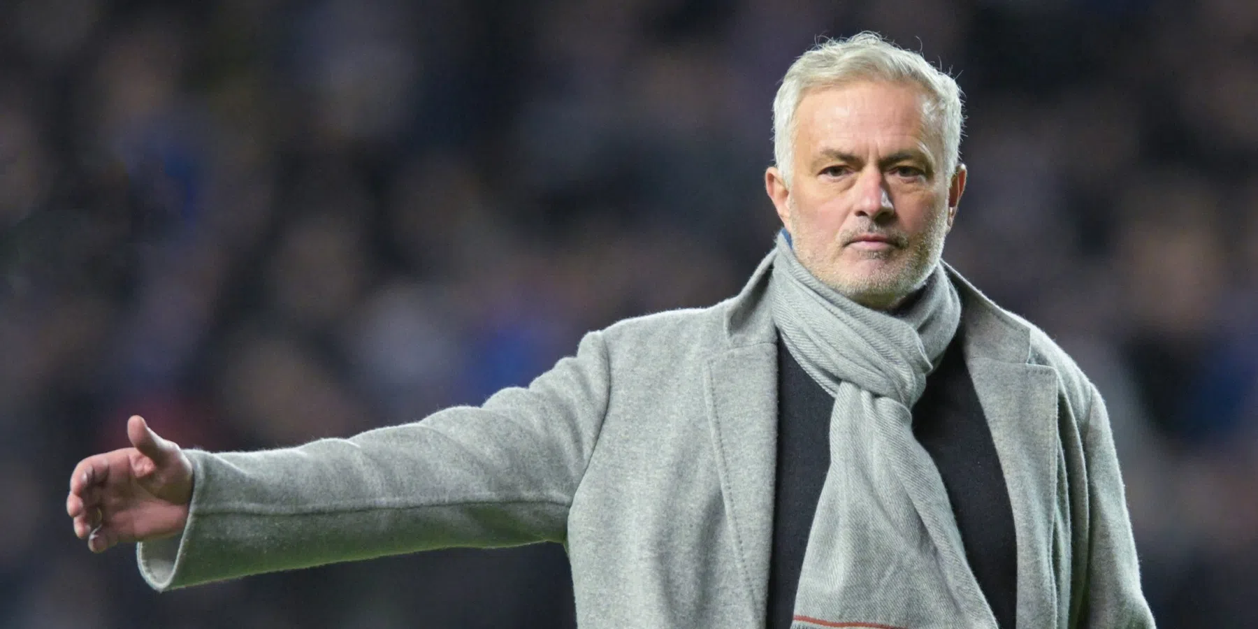Mourinho haalt weer kiezelhard uit naar arbitrage