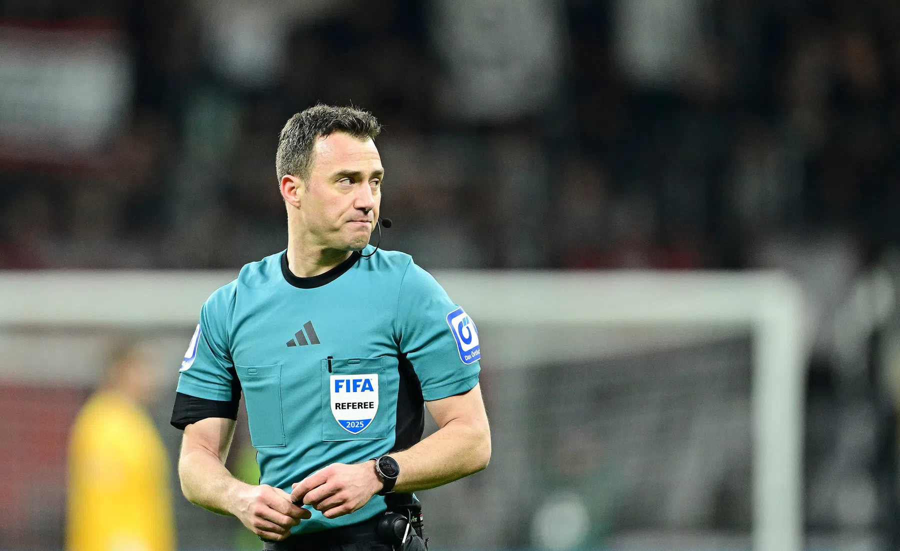 Wie fluit PSG – Arsenal in de CL-return? UEFA kiest voor Zwayer | VoetbalNieuws