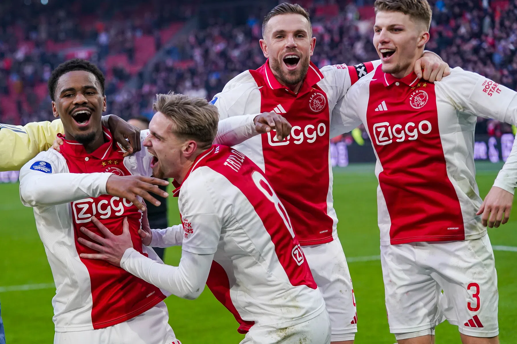 Ajax wil Hato en Taylor mogelijk toch behouden ondanks interesse | VN