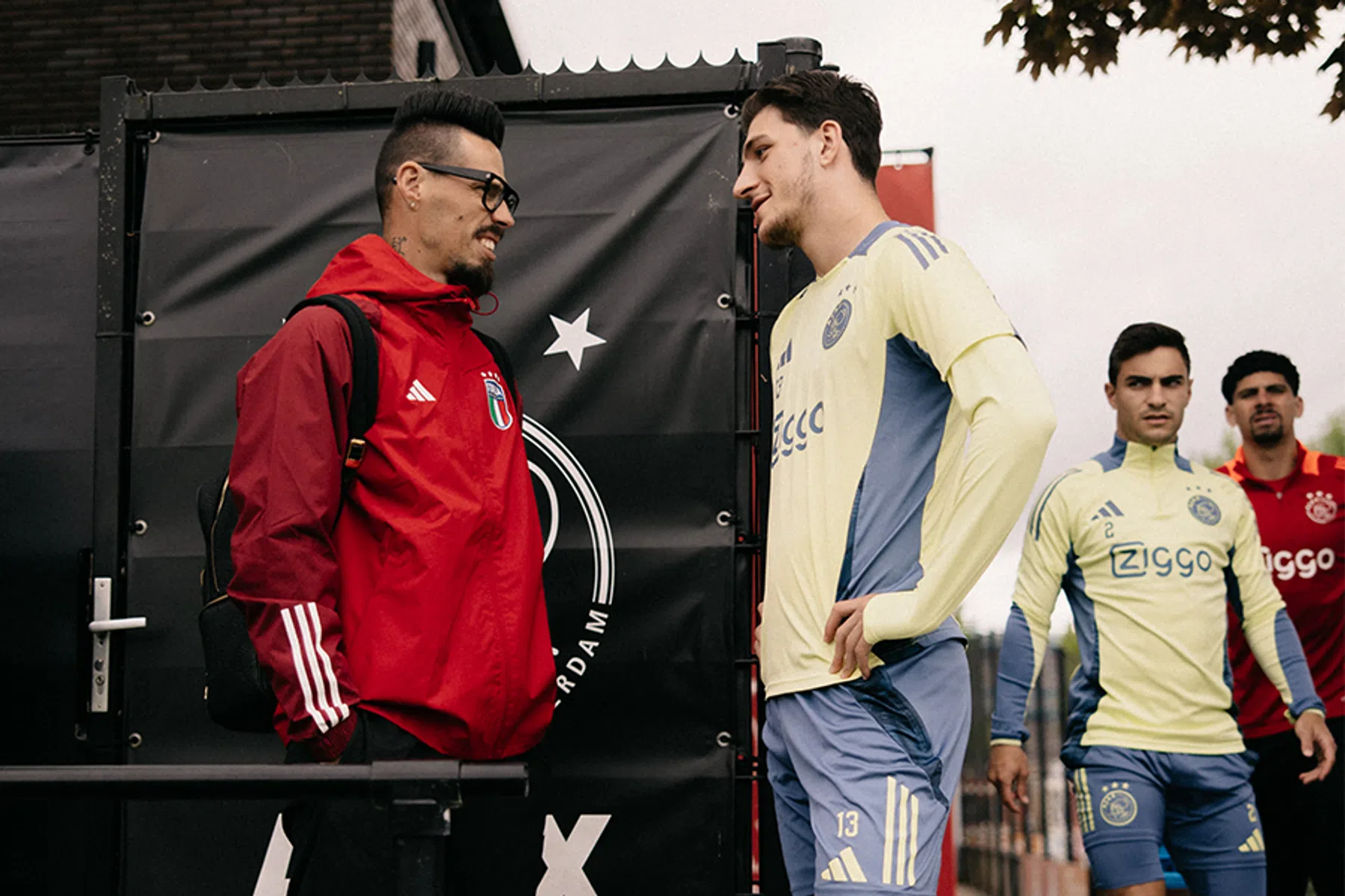 Hamsik en Kolarov op bezoek bij Ajax-training voor NEC-duel | VN