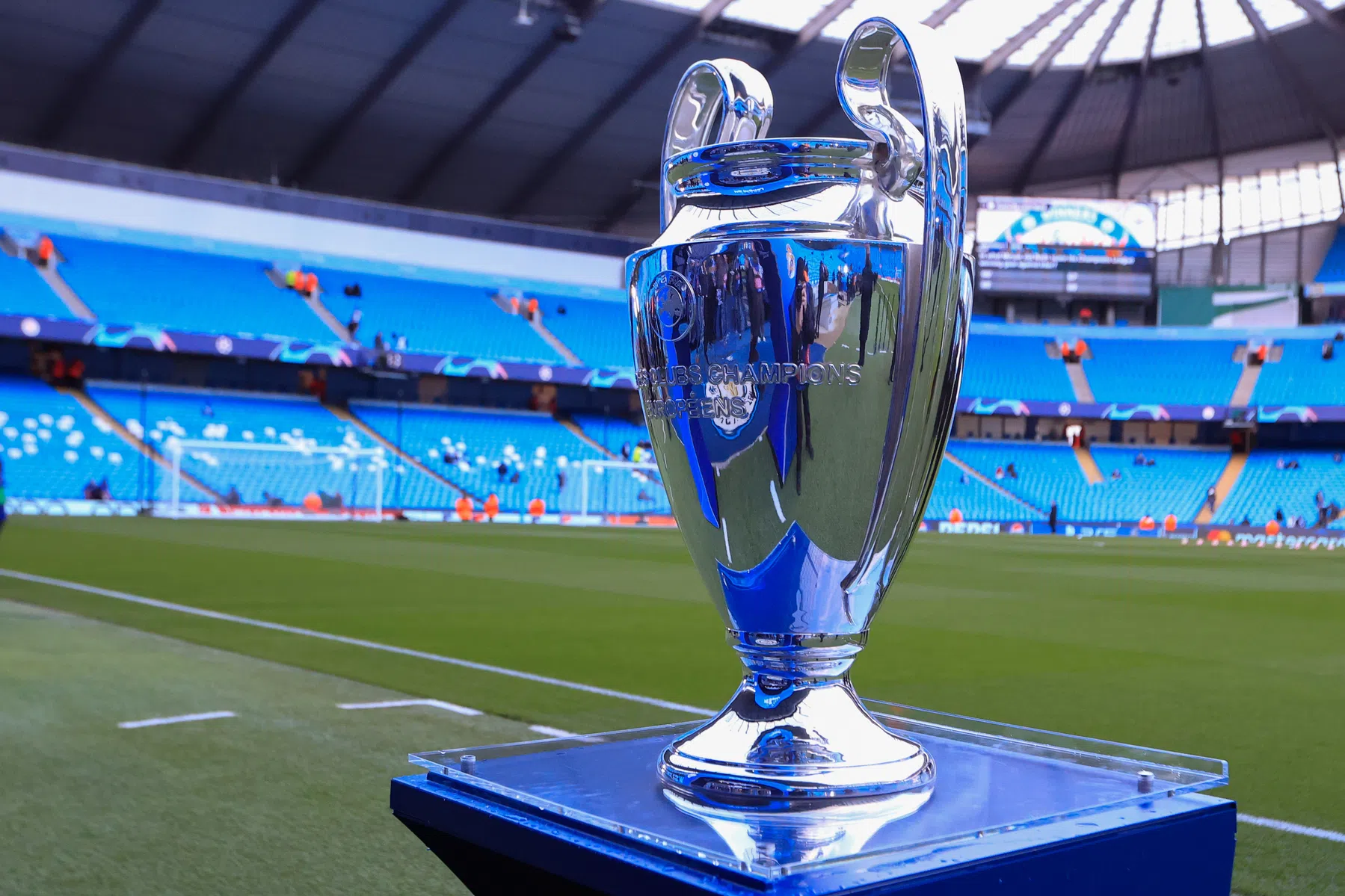 Welke clubs zijn gekwalificeerd voor de League Phase van de Champions League? | VN