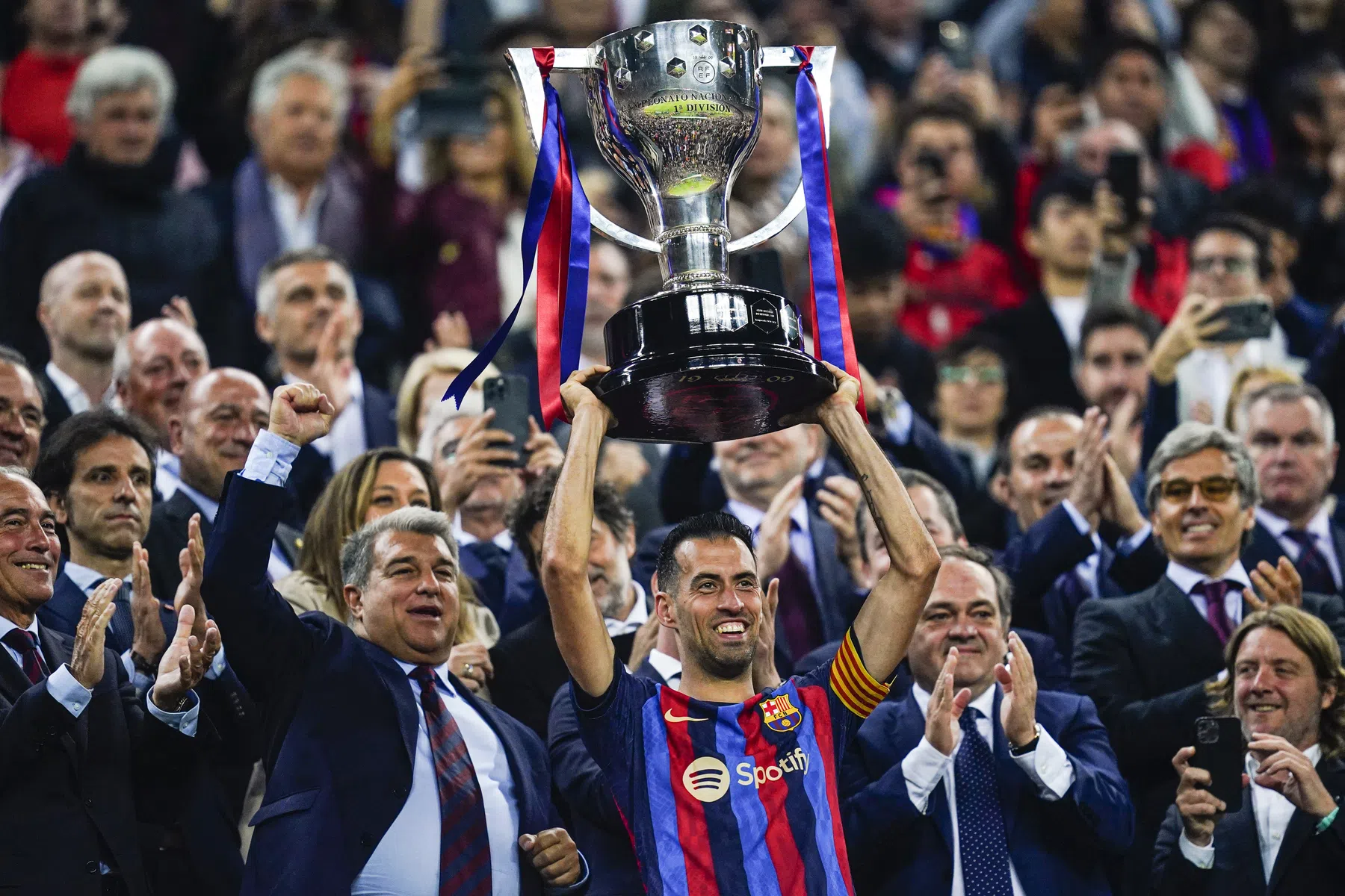 Hoe vaak werd FC Barcelona kampioen? | VoetbalNieuws