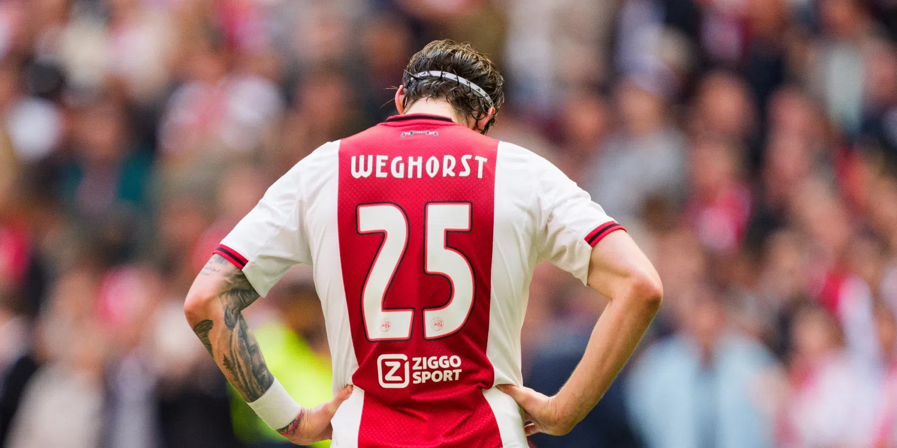 Weghorst reageert op camera-incident: 'Jammer dat die camera altijd op mij moet'