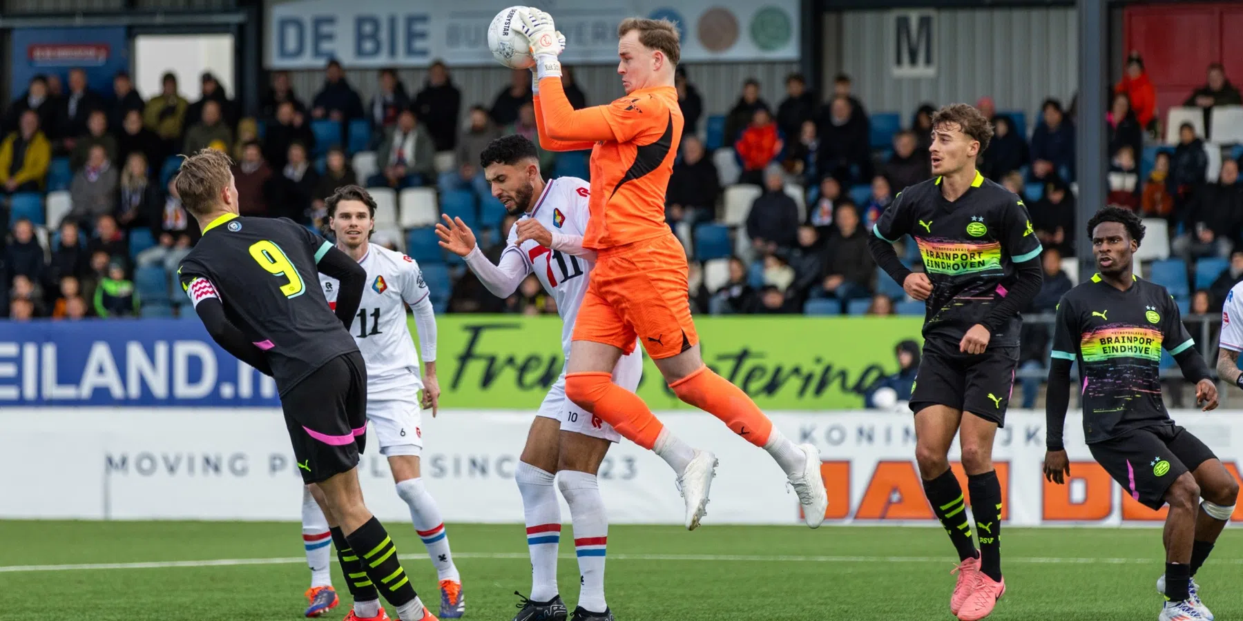 'PSV wil spits verhuren, doelman blijft bij A-selectie'