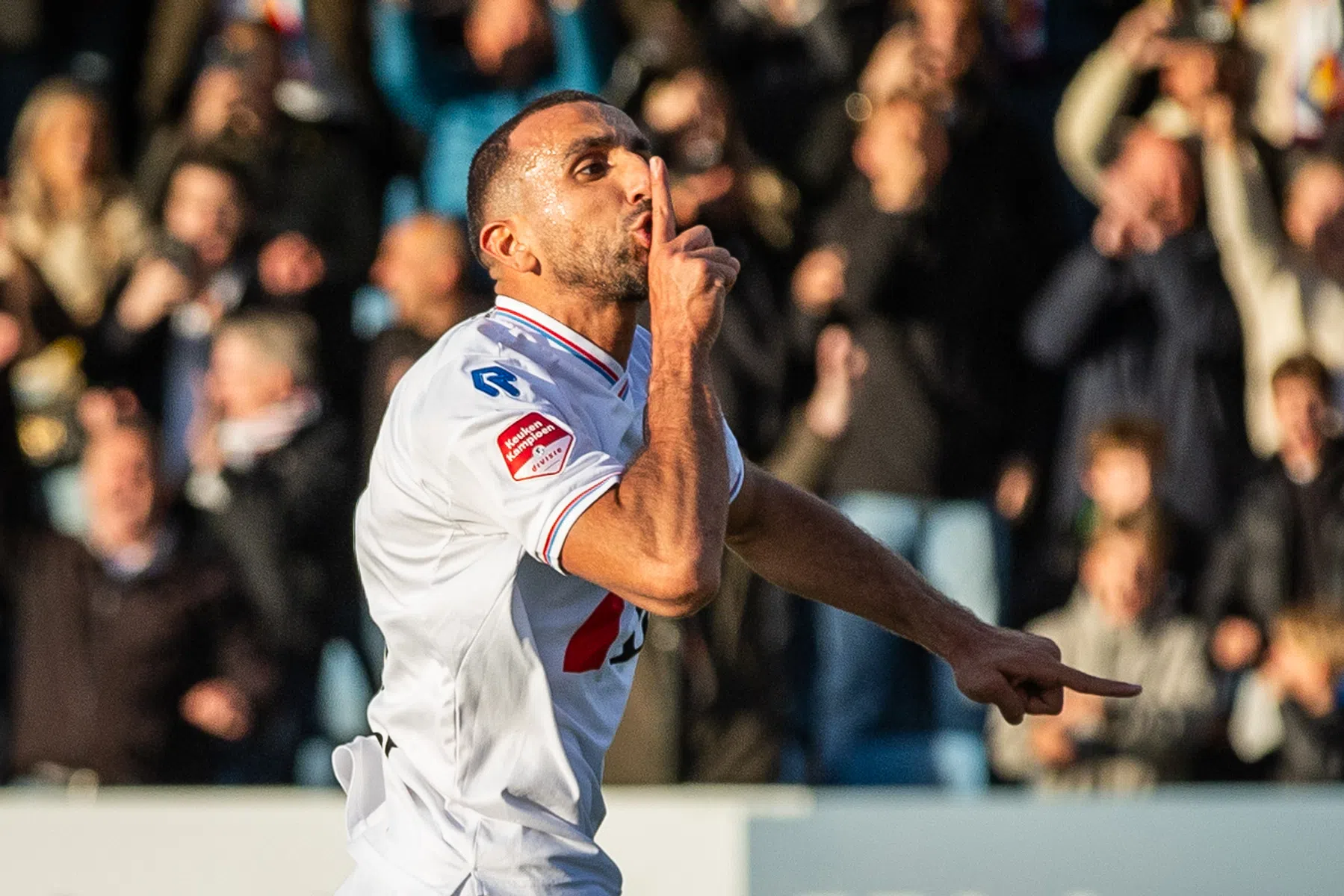 Wie is Youssef El Kachati, de nieuwe spits van NEC? | VoetbalNieuws