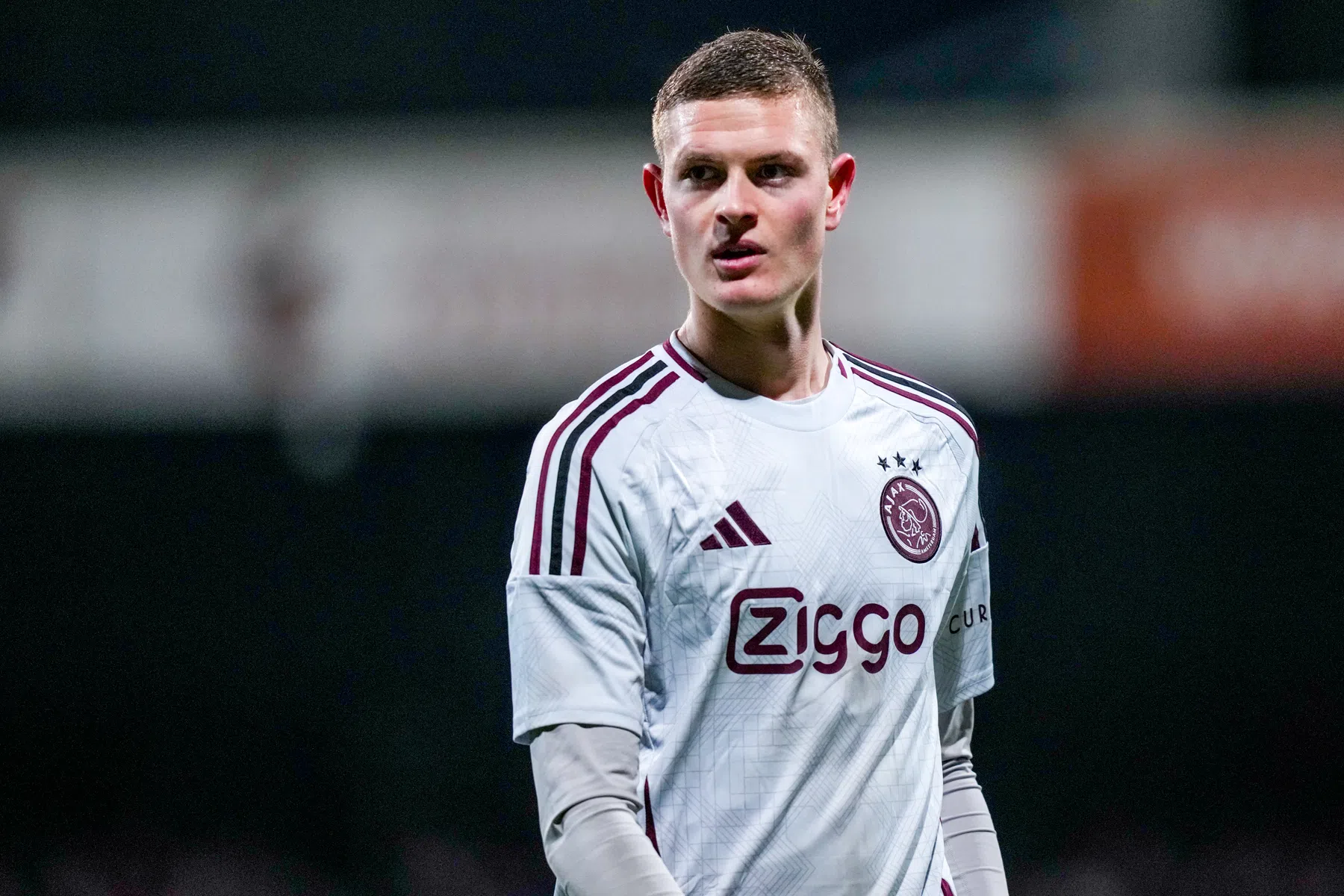 Ajax verlengt contract Dies Janse tot 2029 | VoetbalNieuws