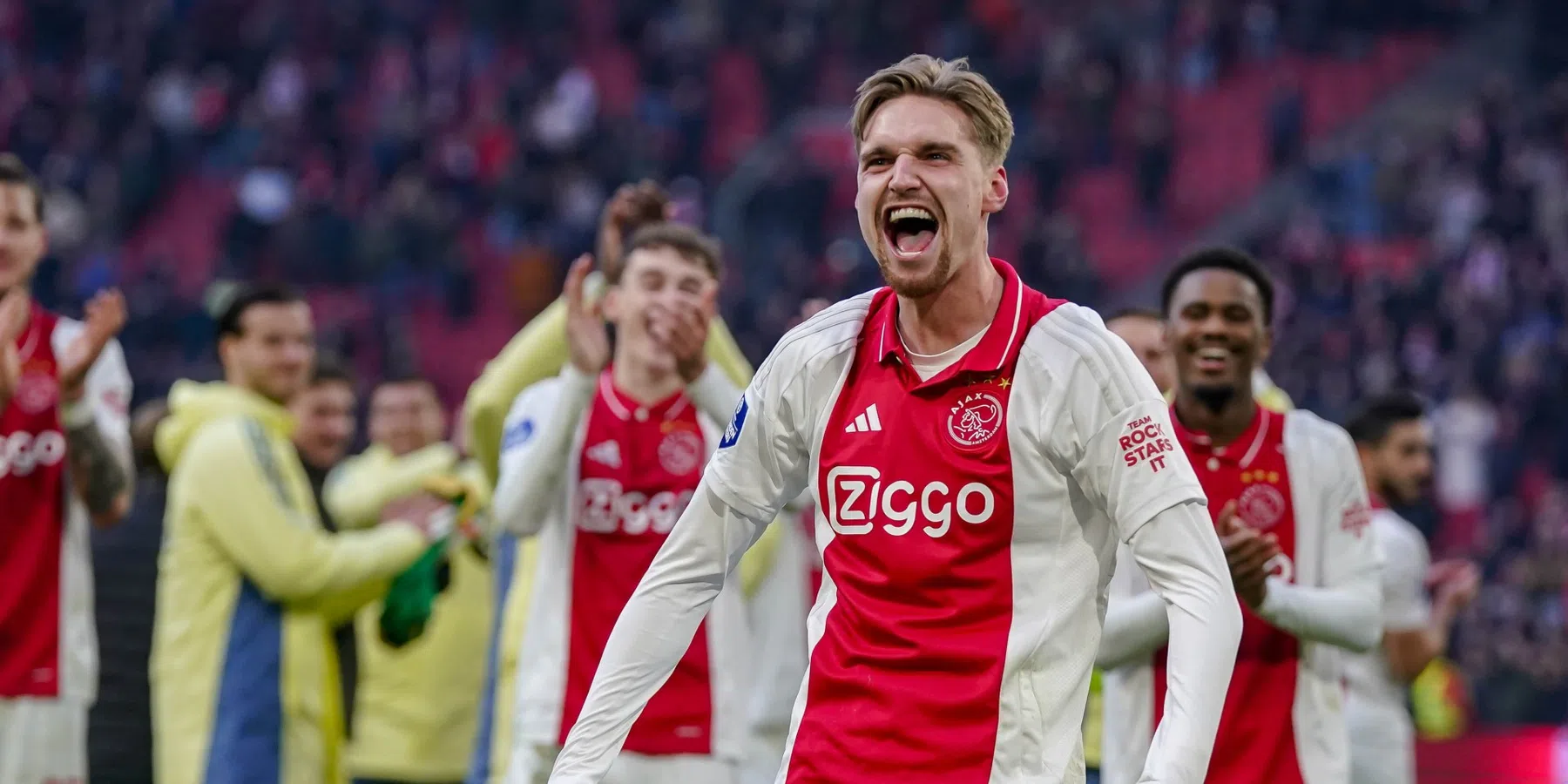 'Vijf basisspelers Ajax willen vertrekken, bouwwerk Farioli dreigt in te storten'