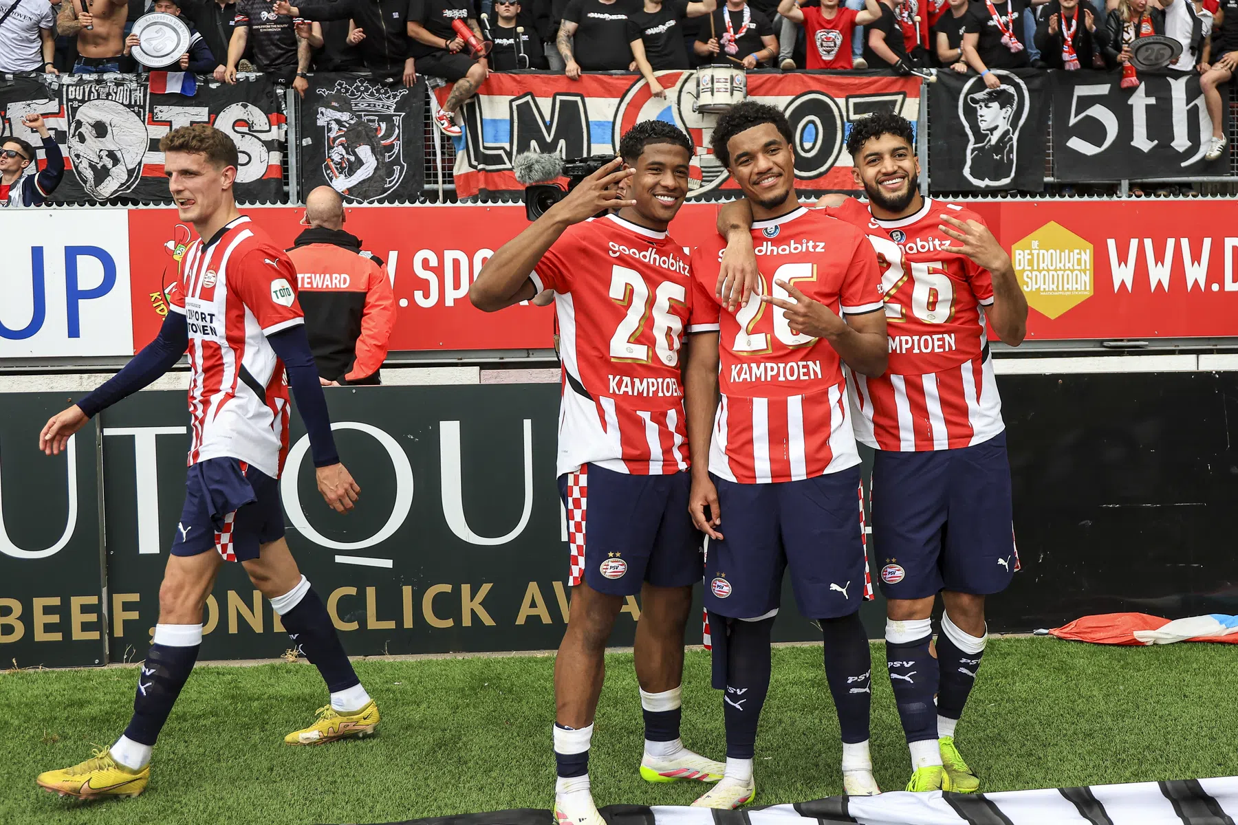 PSV wil Tillman en Saibari koste wat kost houden | VoetbalNieuws