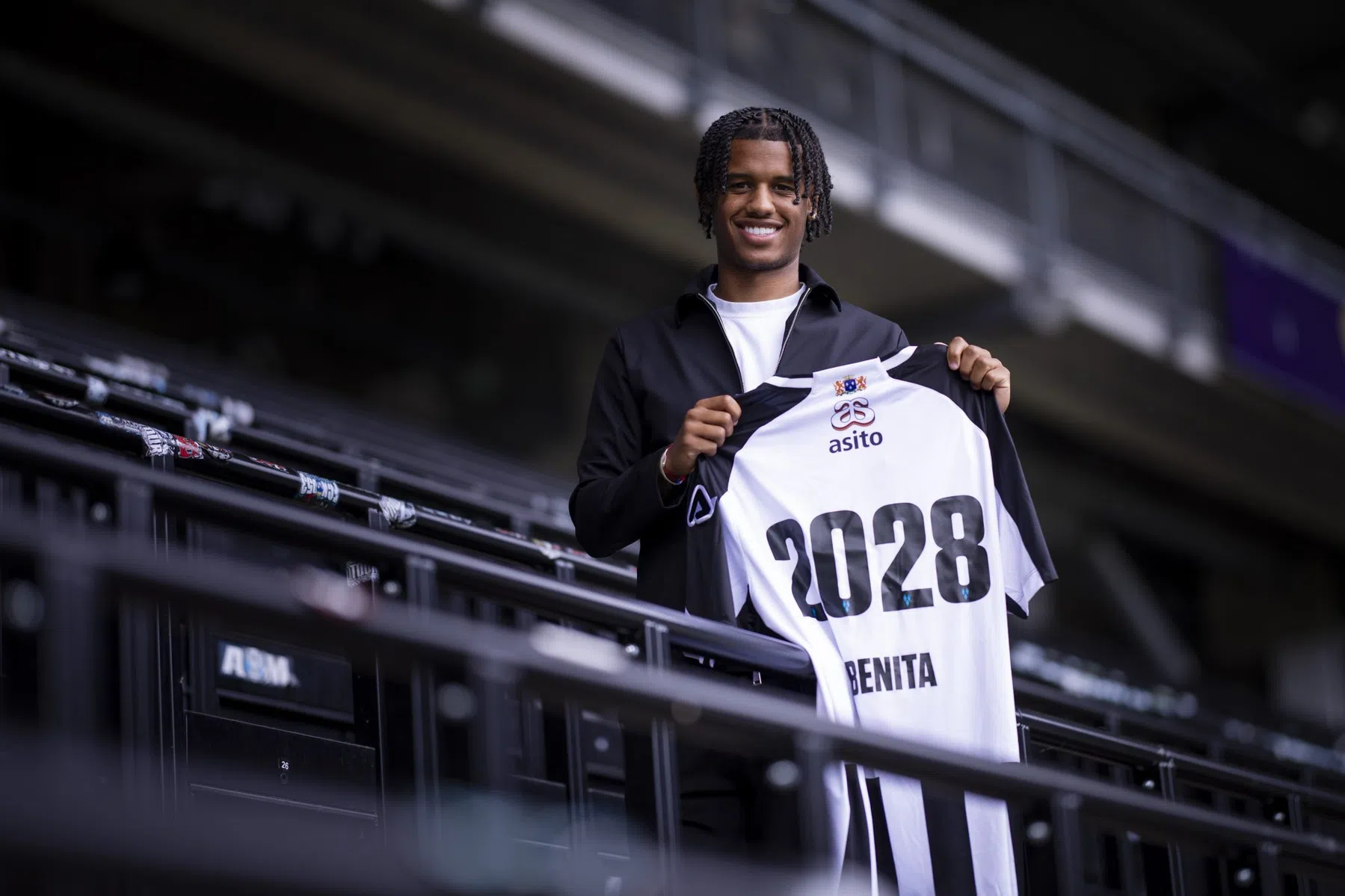 Benita verlaat Feyenoord en tekent tot 2028 bij Heracles | VoetbalNieuws
