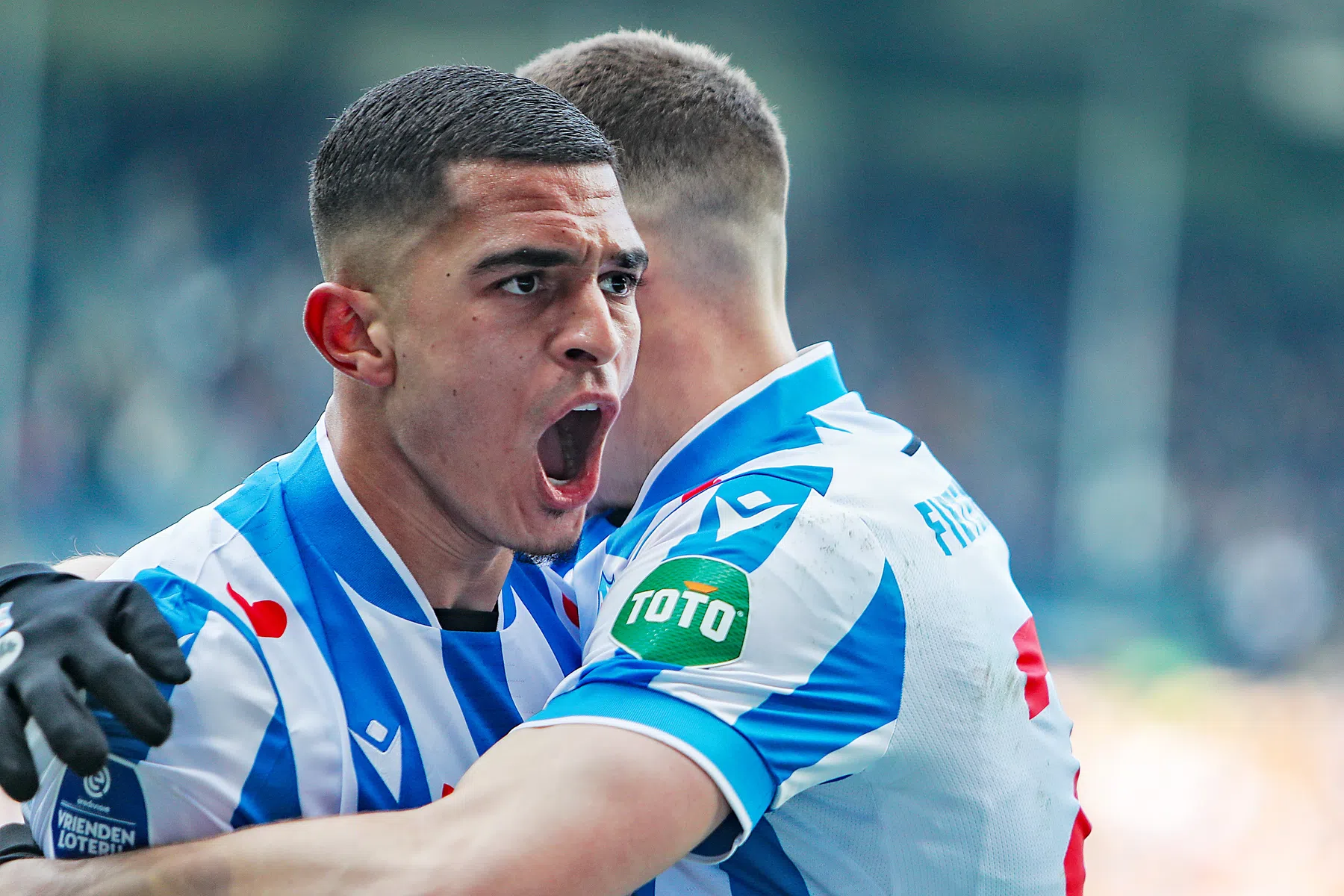 Ilias Sebaoui verruilt Feyenoord voor Sint-Truiden VV | VoetbalNieuws