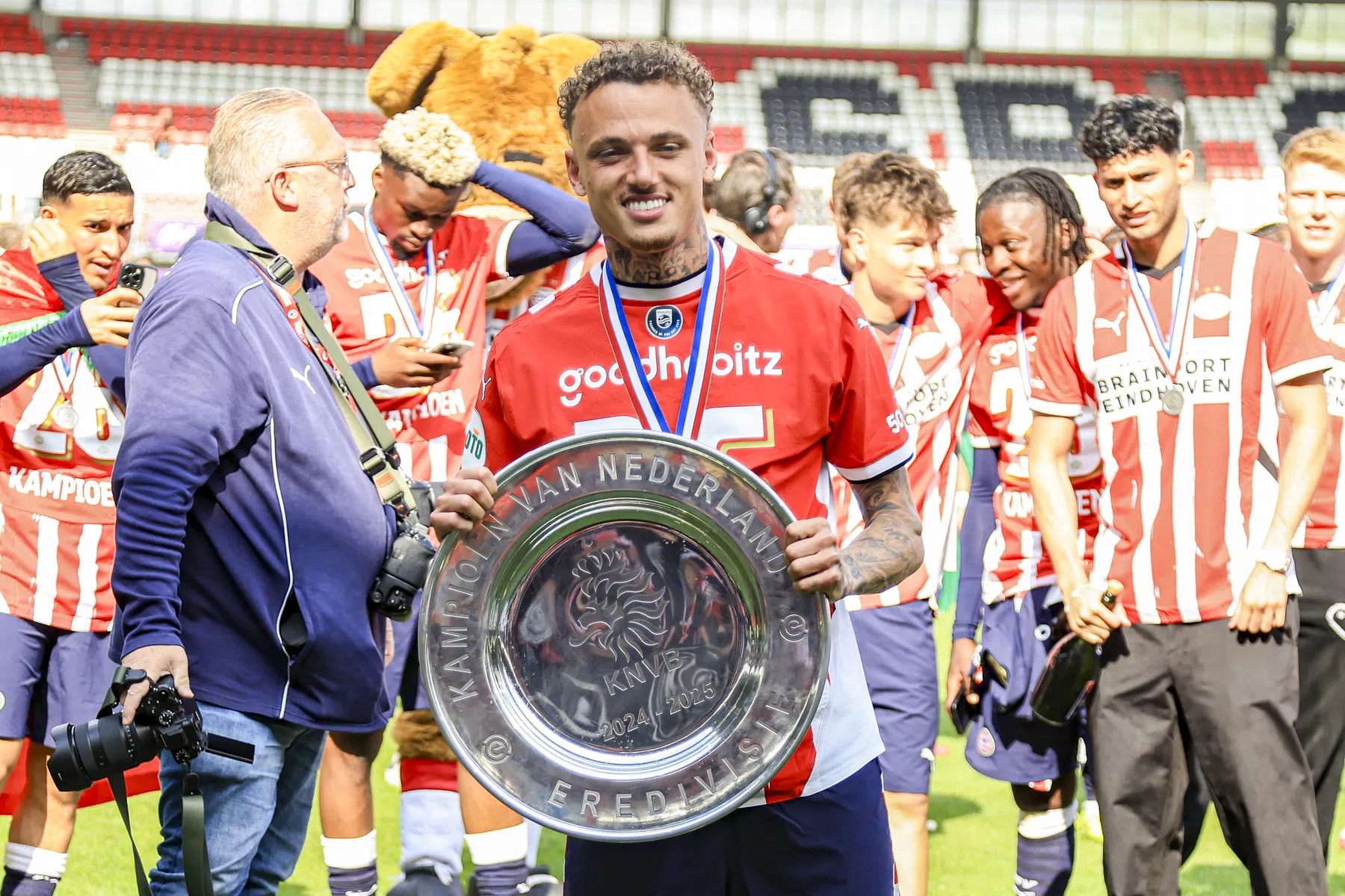 Napoli kiest Ndoye boven Noa Lang, onderhandelingen met PSV open | VoetbalNieuws