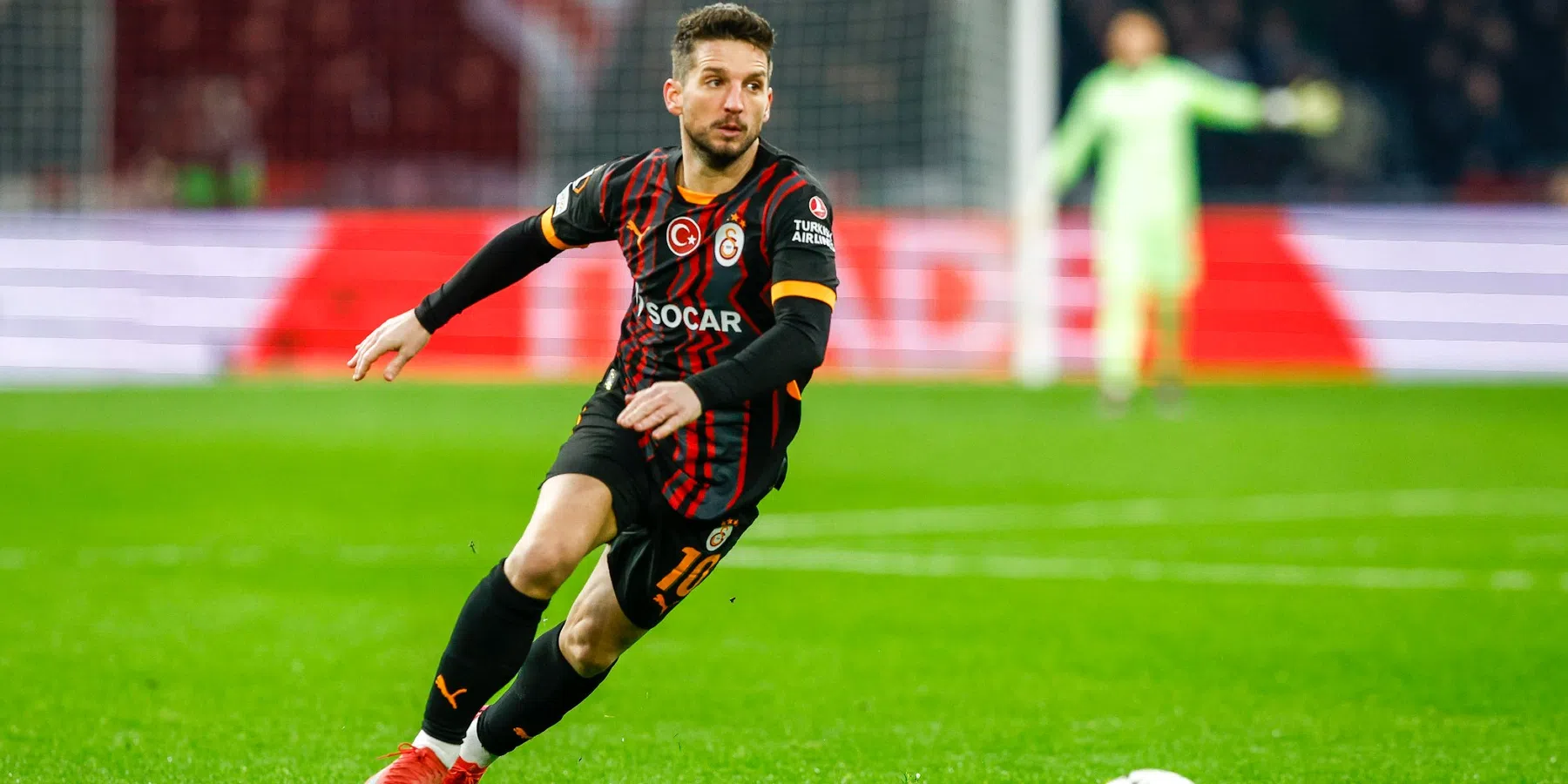 Mertens kondigt voetbalpensioen aan in videoboodschap voor oud-teamgenoot