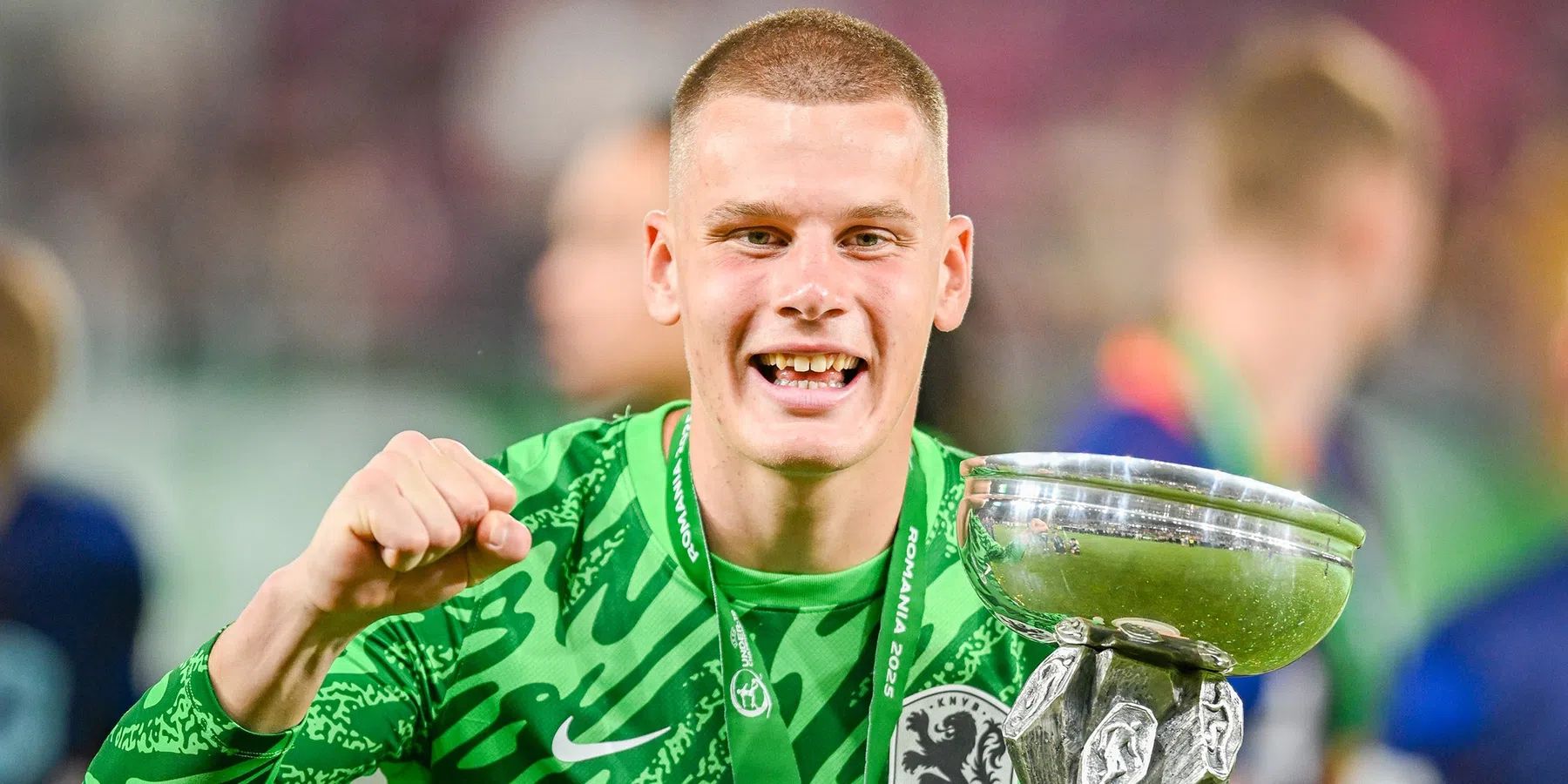 Ajax-target spreekt toekomstplannen uit: 'Van jongs af aan in Ajax-shirtje'