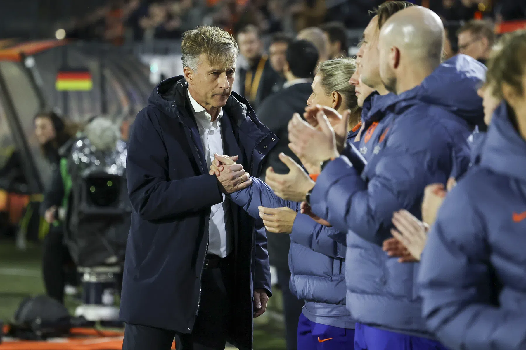 Wie zitten in de technische staf van de Oranje Leeuwinnen? | VN