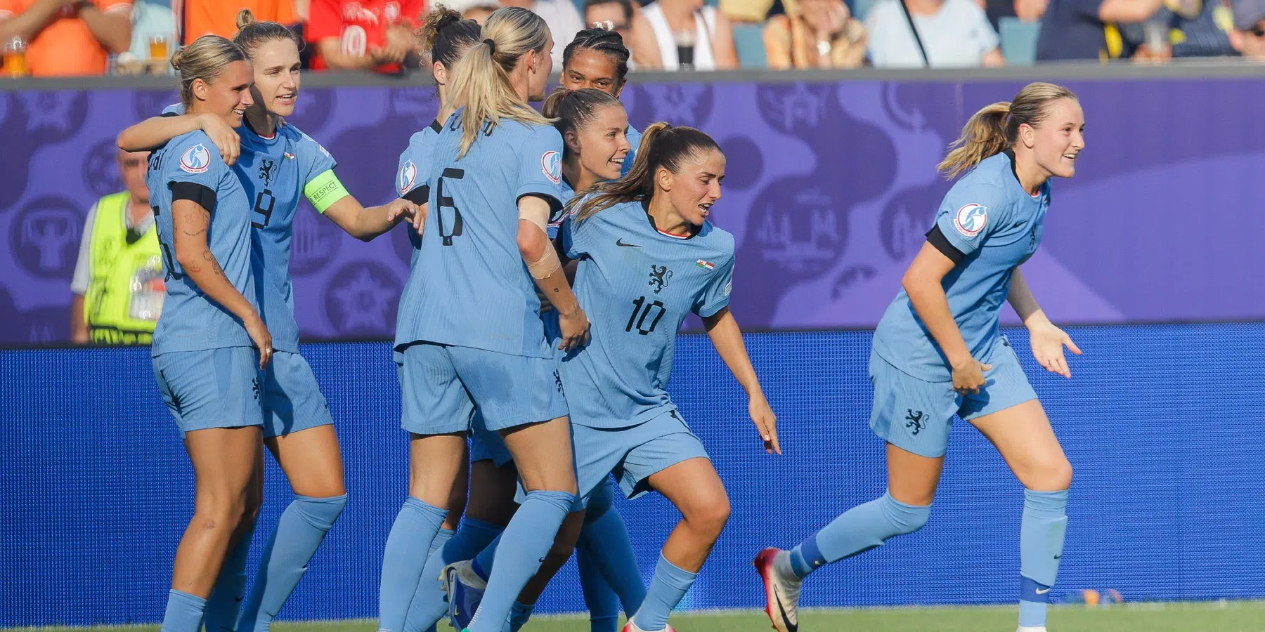 Oranje Leeuwinnen hebben geen moeite met wales en starten EK met ruime zege